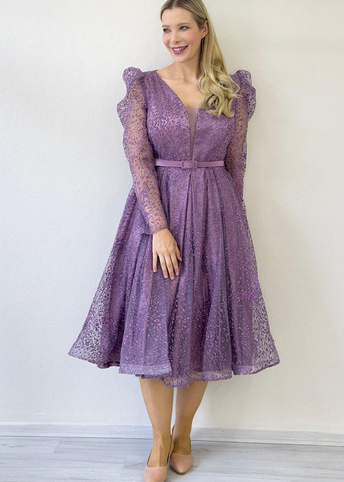 فستان سهرة ميدي لامع بلون أرجواني فاتح