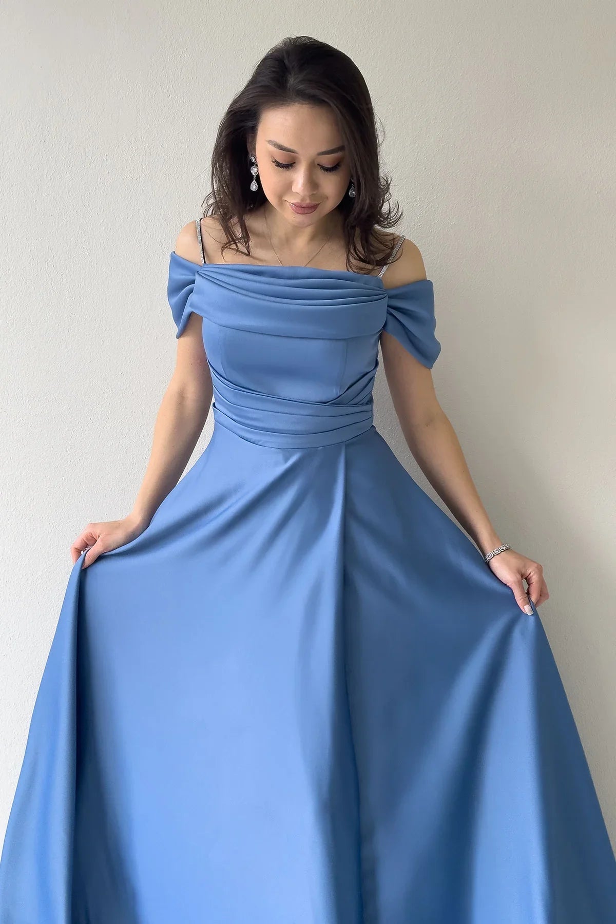 Women's Indigo Taş Strap Off-Shoulder Satin Slit Evening Gown