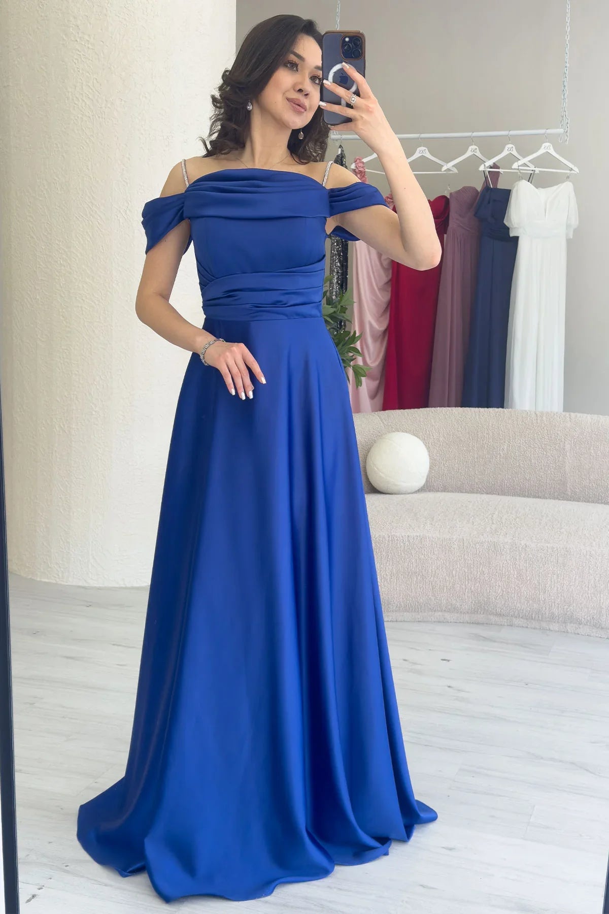 Women's Saxe Bluesi Taş Strap Off-Shoulder Satin Slit Evening Gown