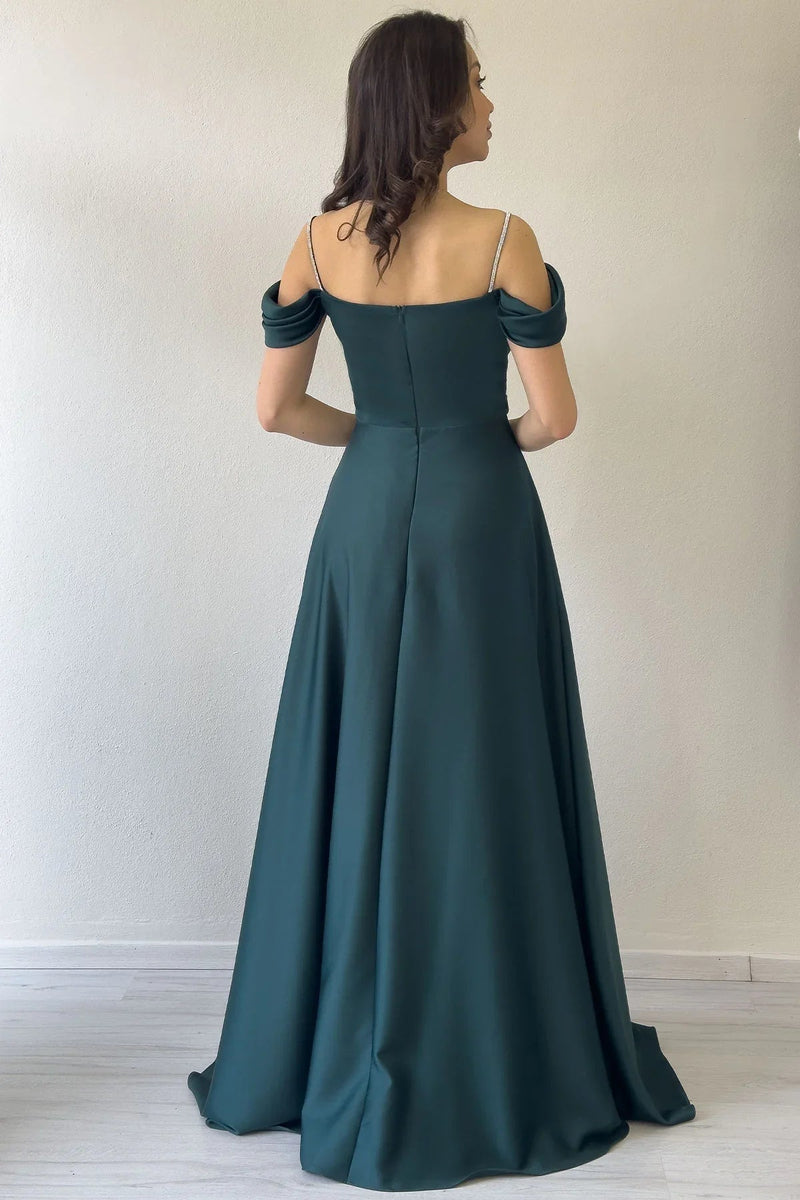 Women's Emerald Green Taş Strap Off-Shoulder Satin Slit Evening Gown