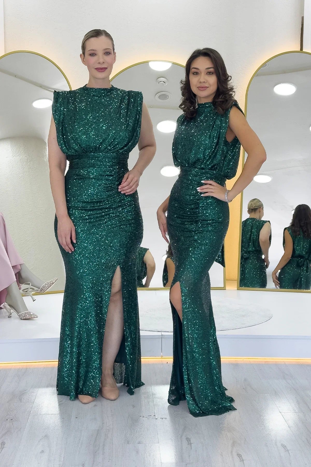 Women's Emerald Green High Neck Kuşak Detail Slit Sequin Evening Gown