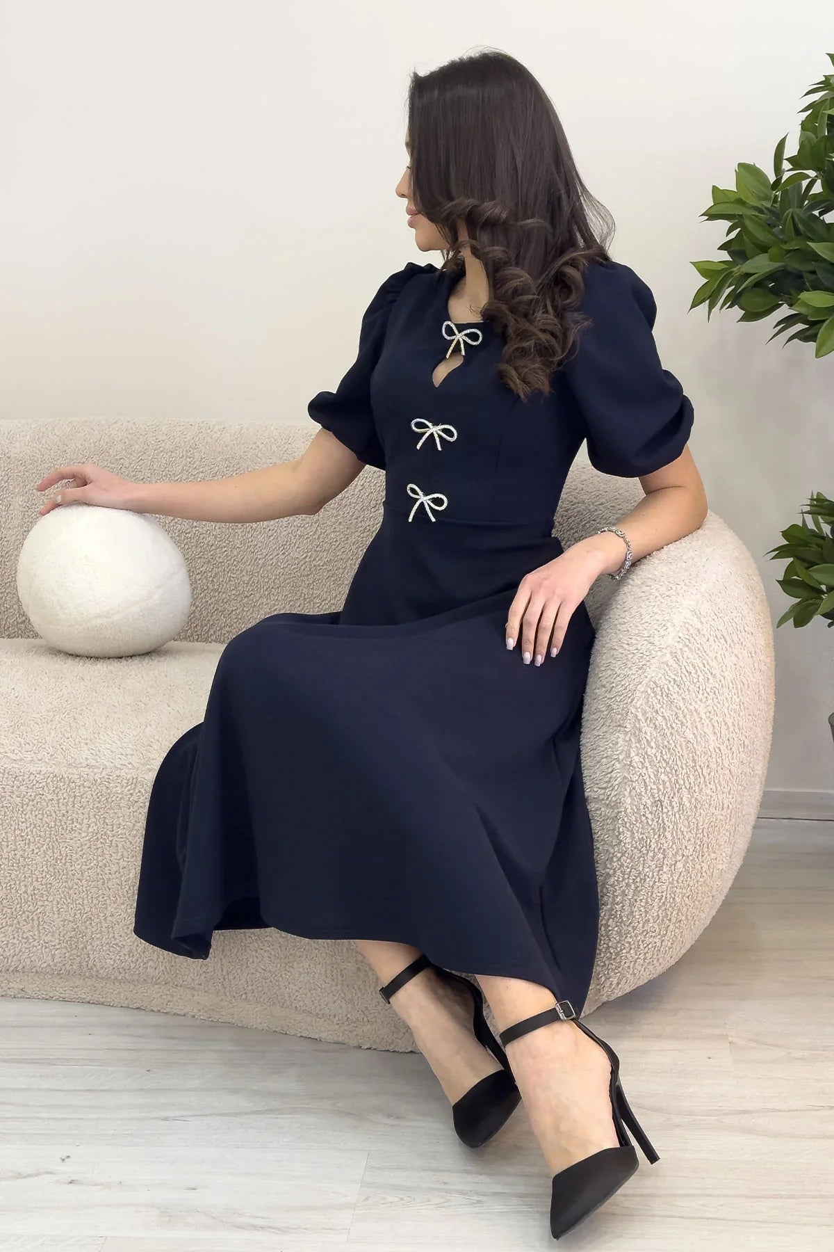 فستان ميدي باللون الكحلي