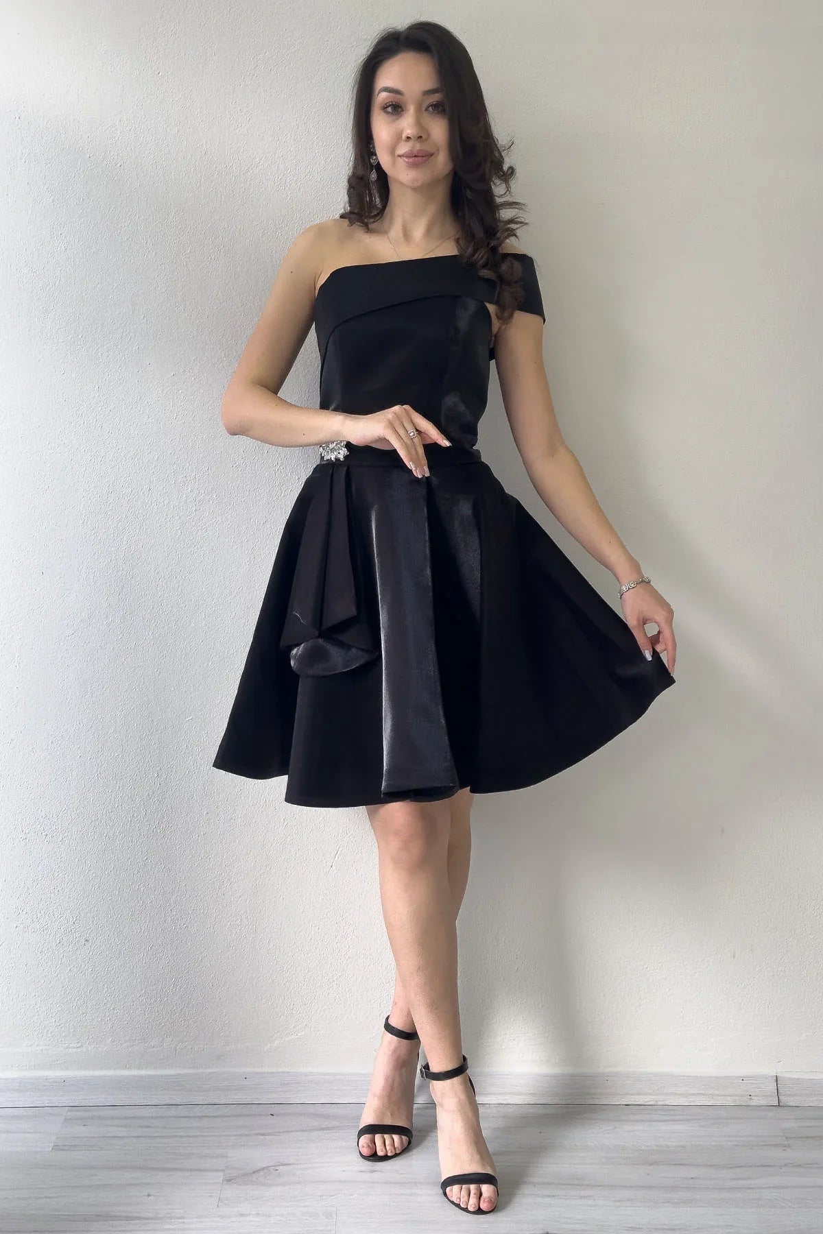 Women's Black Tek Omuz Taş Detail Mini Flared Satin Evening Gown