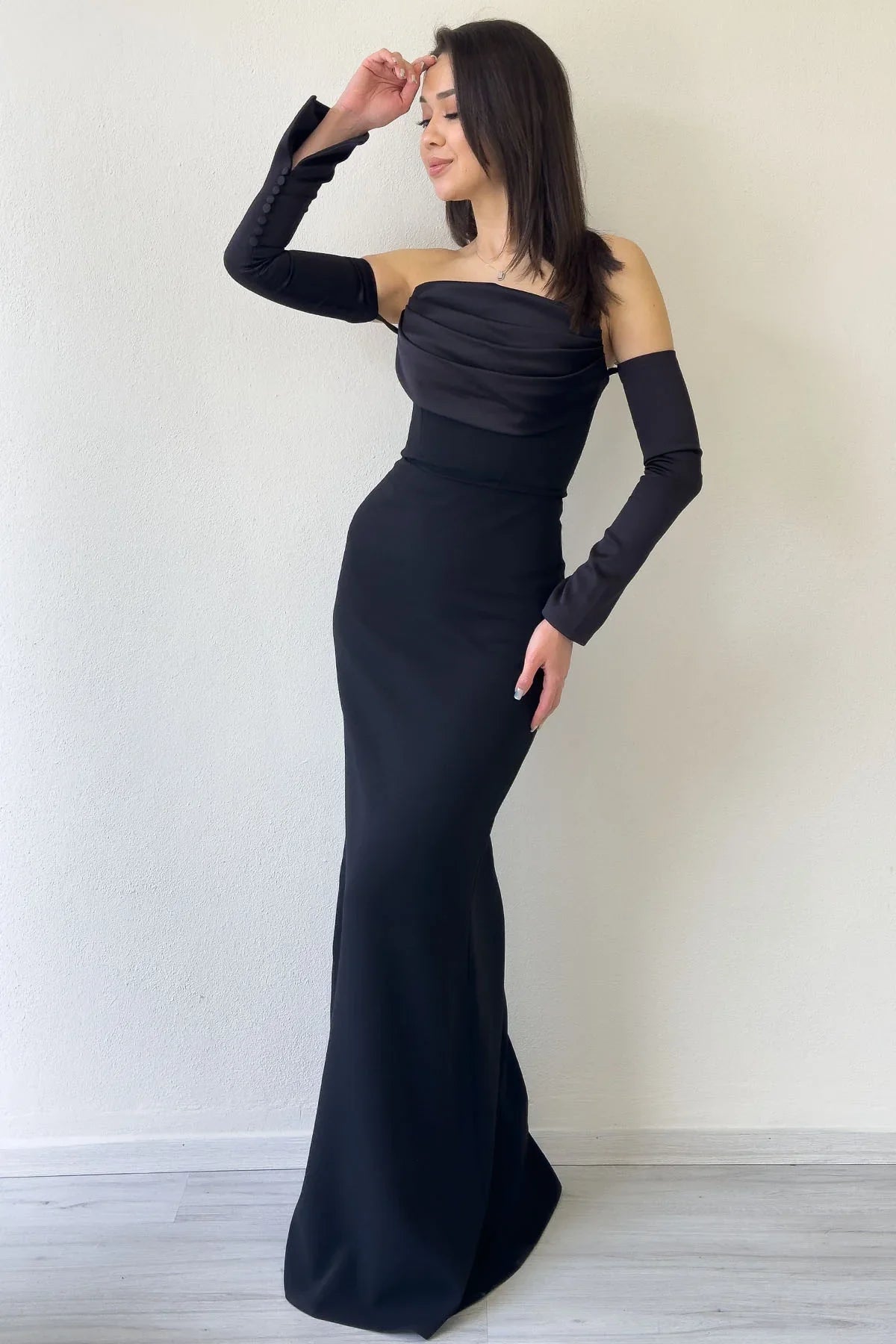 Women's Black Strapless Sleeve Aksesuarlı Mermaid Satin Alya Dress