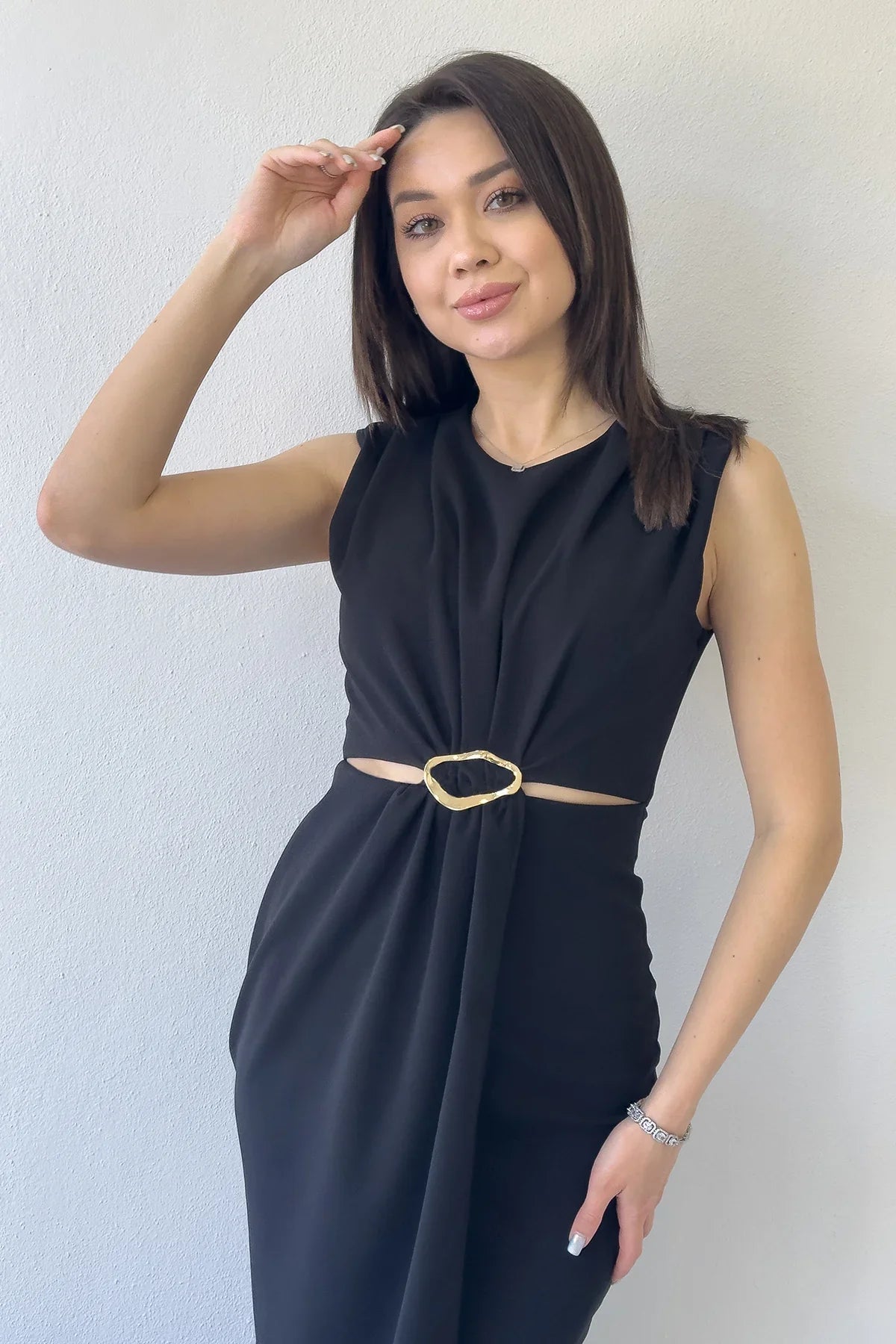 Women's Black Bel Decollete Gold Aksesuarlı Slit Midi Dress