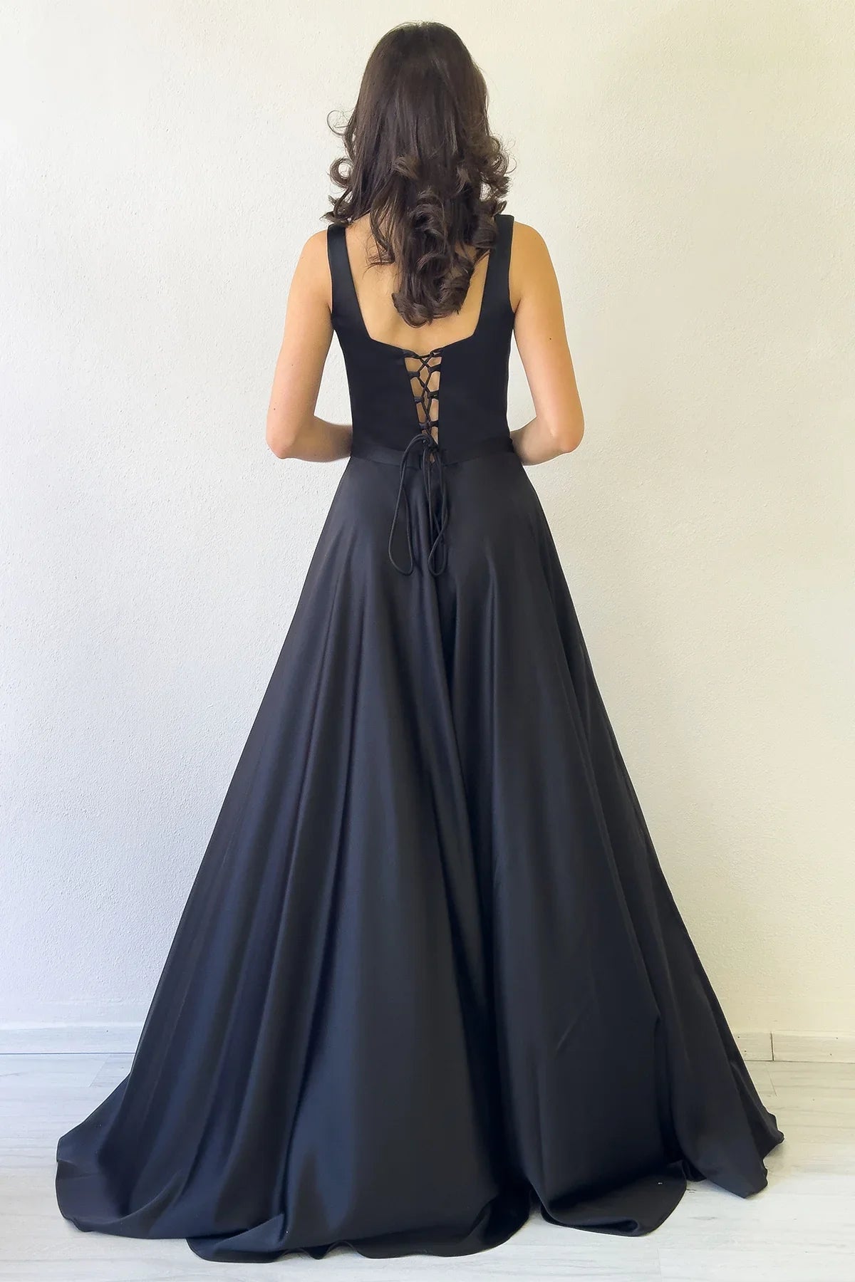 Women's Black Square Neck Sırt Tie Strap Satin Evening Gown