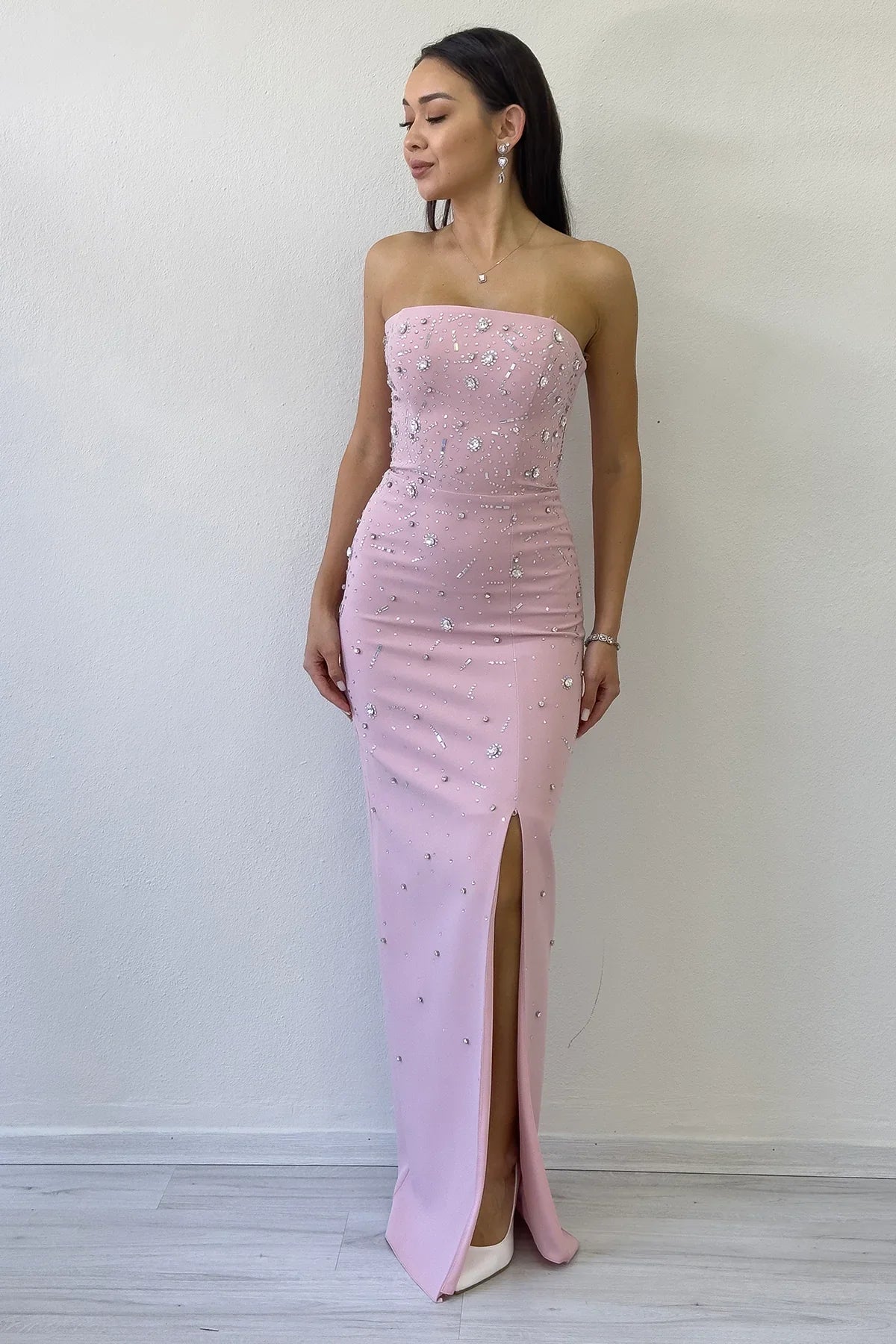 Women's Powder Pink Strapless Taş işlemeli Slit Evening Gown