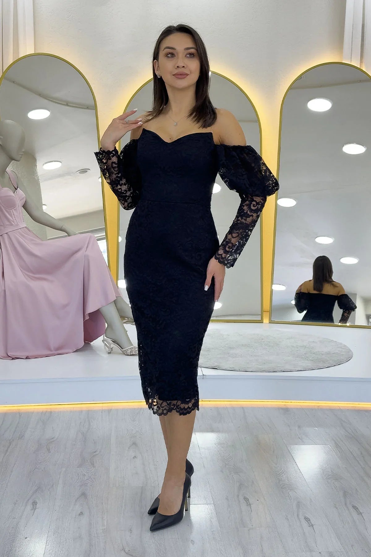 Women's Black Off-Shoulder Balloon Sleeve Lace Evening Gown
