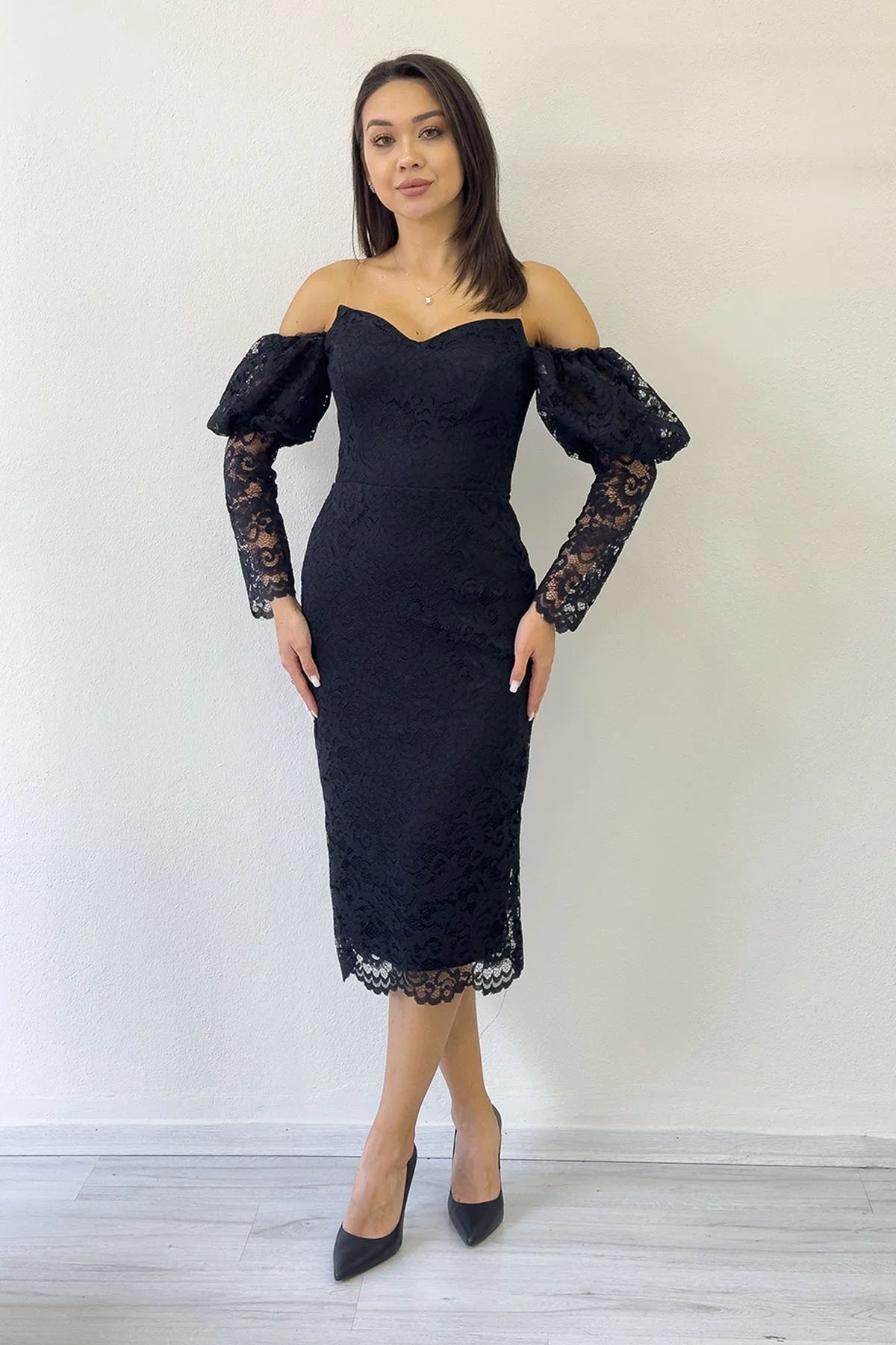 Women's Black Off-Shoulder Balloon Sleeve Lace Evening Gown