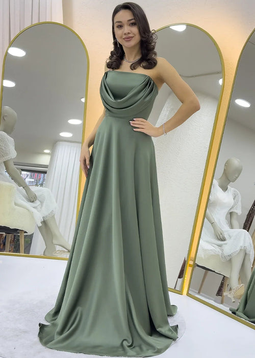 فستان سهرة طويل بدون حمالات بلون الكاكي