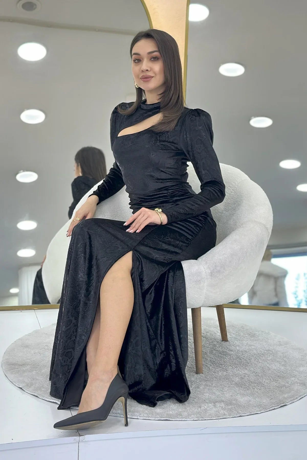 Women's Black Neck Decollete Velvet Dokulu Draped Slit Evening Gown