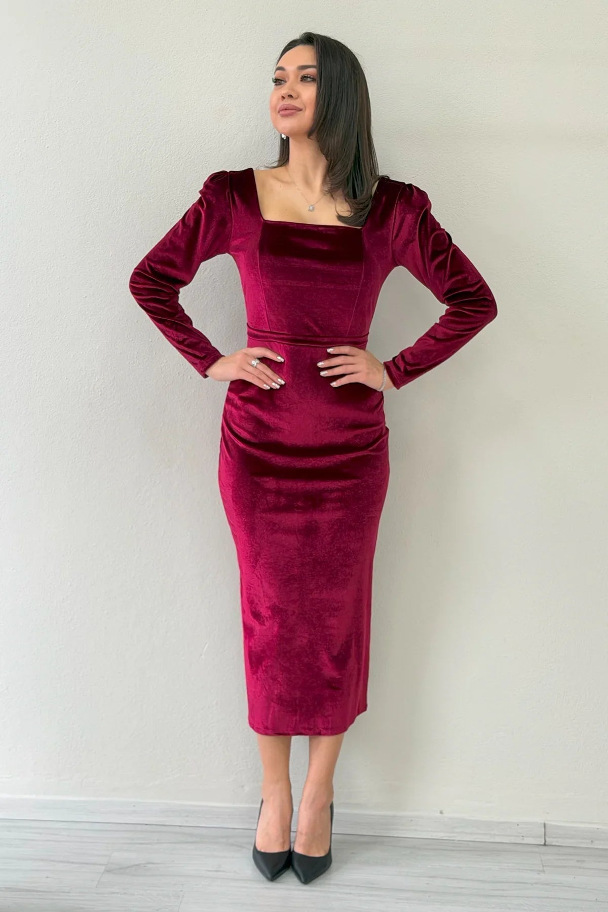 Women's Burgundy Square Neck Velvet Midi Dress