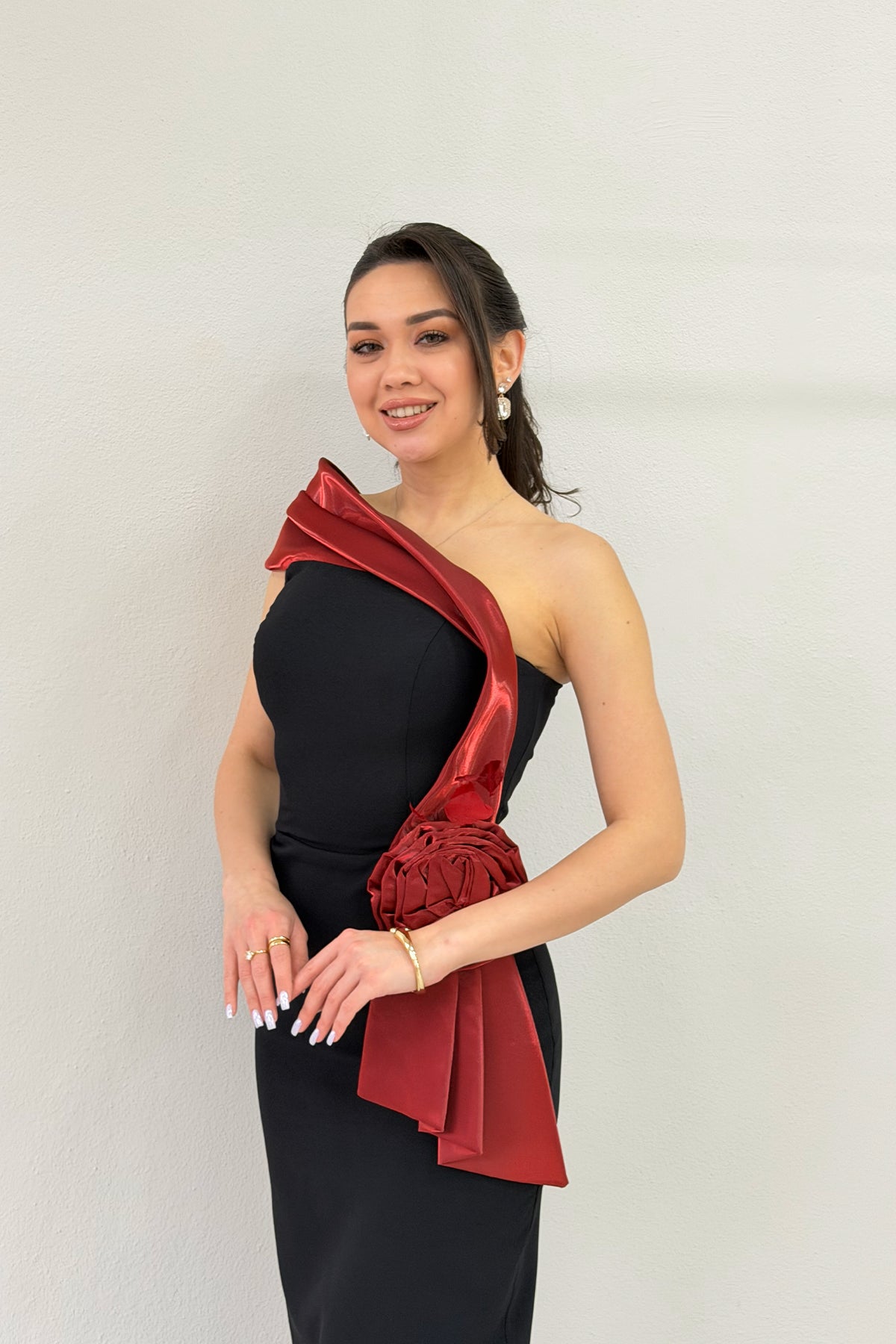 Women's One-Shoulder Burgundy Striped Rose Detail Mermaid Evening Dress