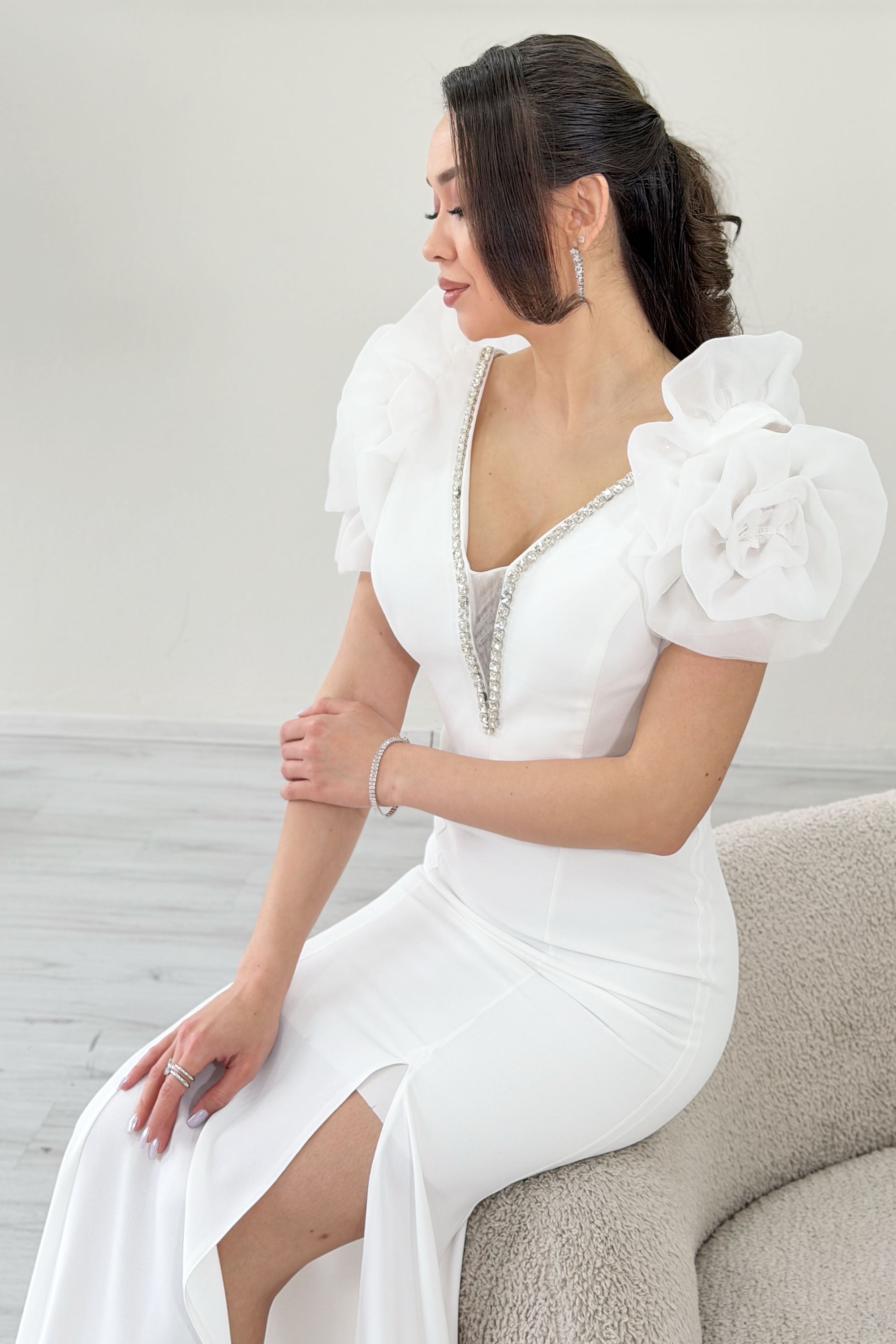 White Shoulder Rose Detail V-Neck Stone Embroidered Slit Wedding Dress