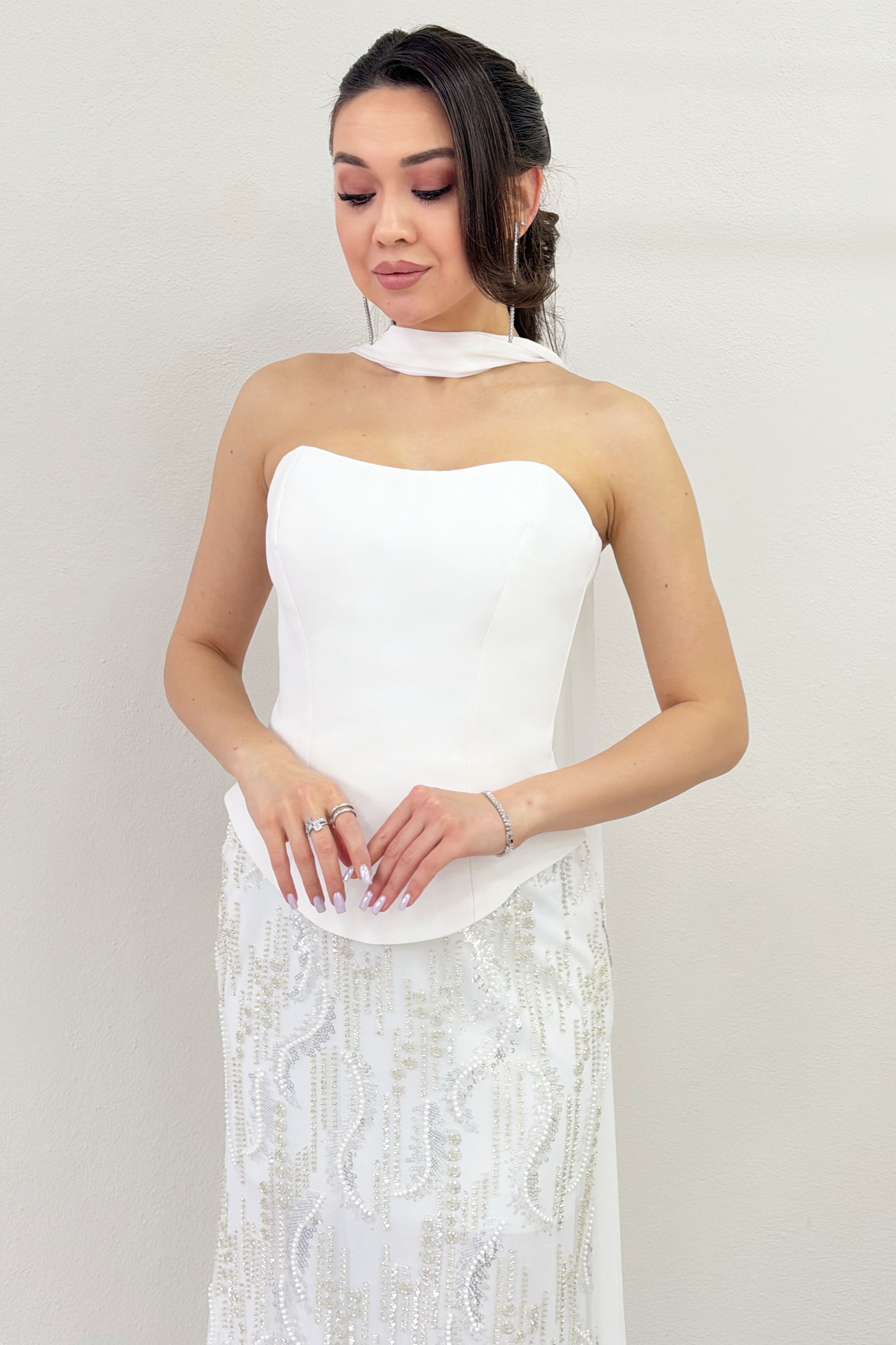 White Strapless Shawl-Detailed Embroidered Long Wedding Dress