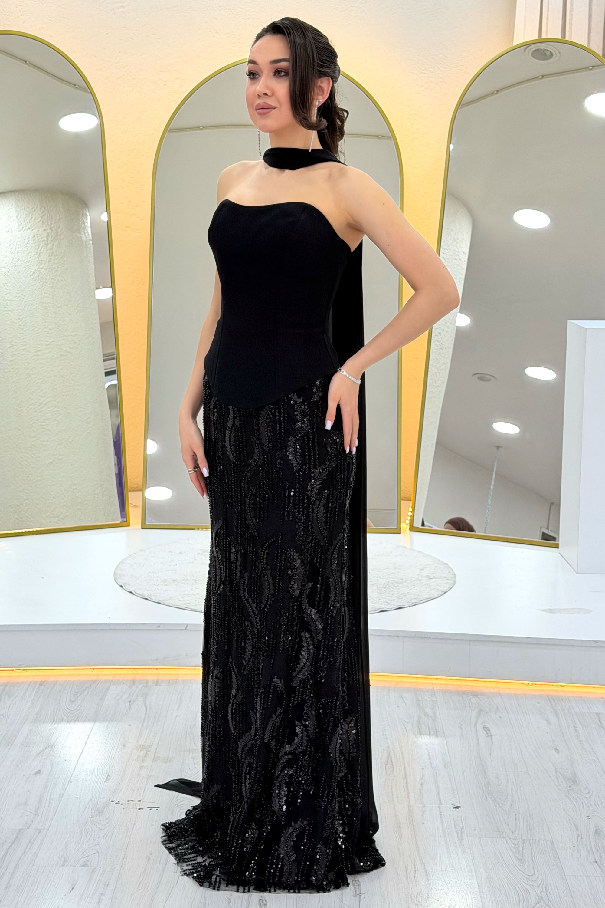 Black Strapless Shawl-Detailed Embroidered Long Evening Gown