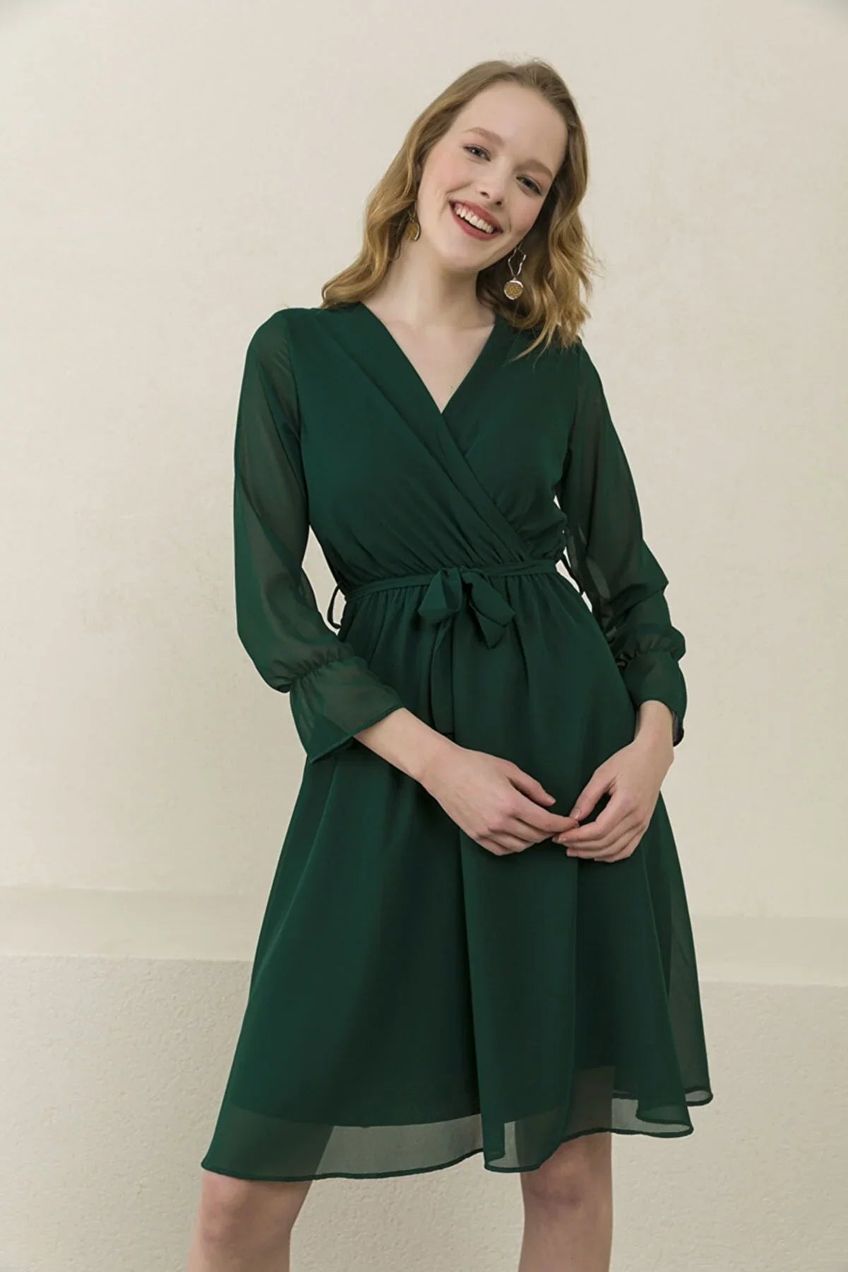 Women's Emerald Green Wrap Neck Chiffon Plus Size Short Dress