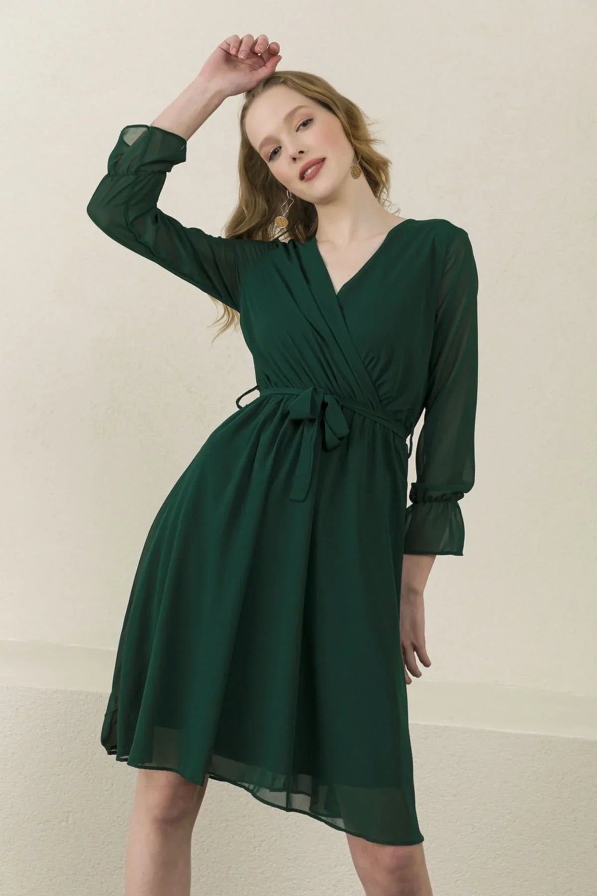 Women's Emerald Green Wrap Neck Chiffon Plus Size Short Dress