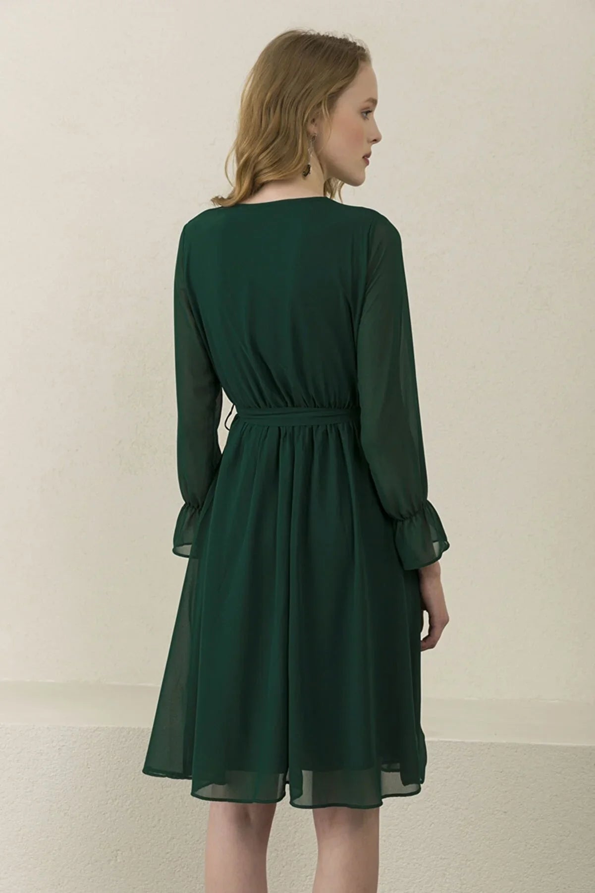 Women's Emerald Green Wrap Neck Chiffon Plus Size Short Dress