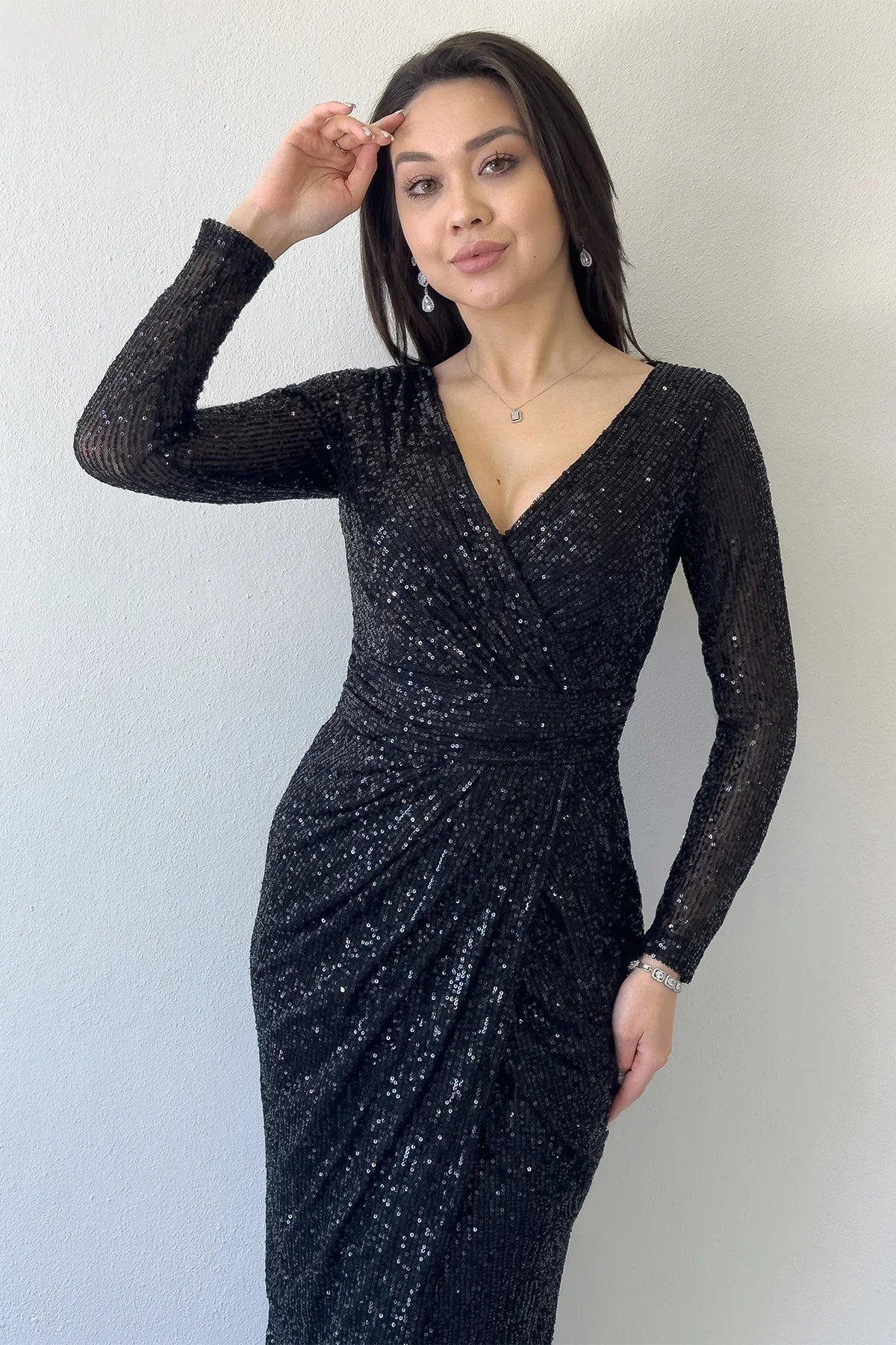 Women's Black Wrap Neck Sequin Tasarım Long Sleevelu Evening Gown