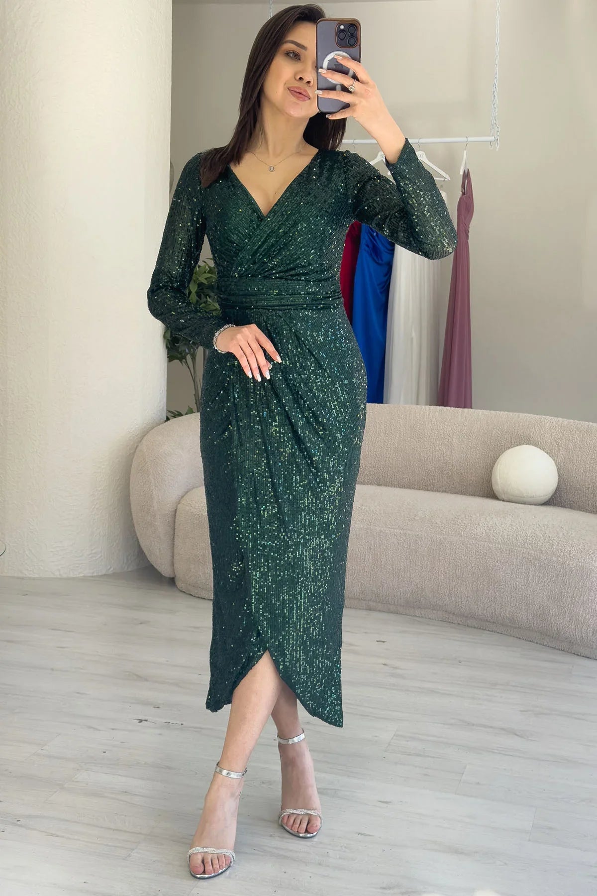 Women's Emerald Green Wrap Neck Sequin Tasarım Long Sleevelu Evening Gown