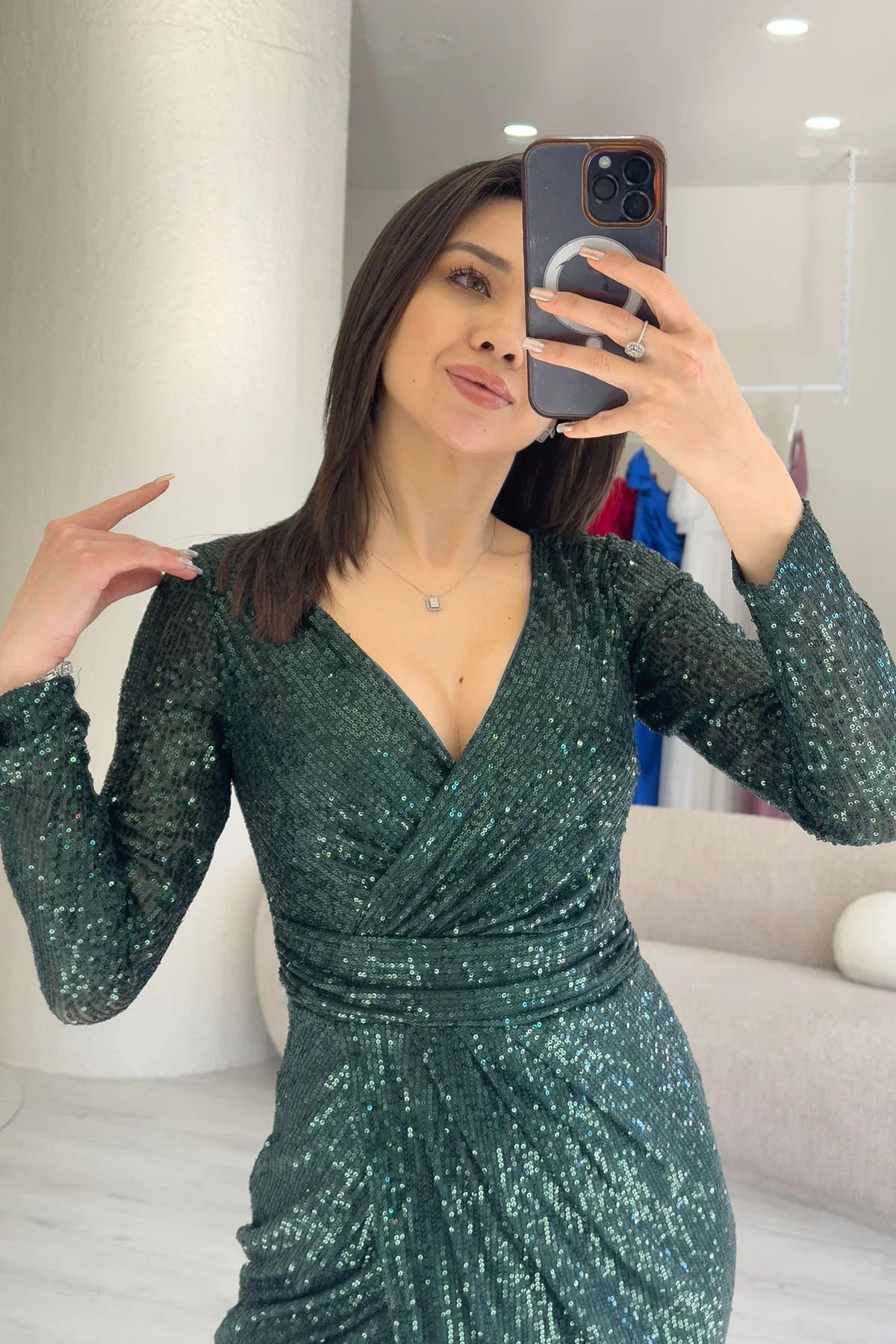 Women's Emerald Green Wrap Neck Sequin Tasarım Long Sleevelu Evening Gown