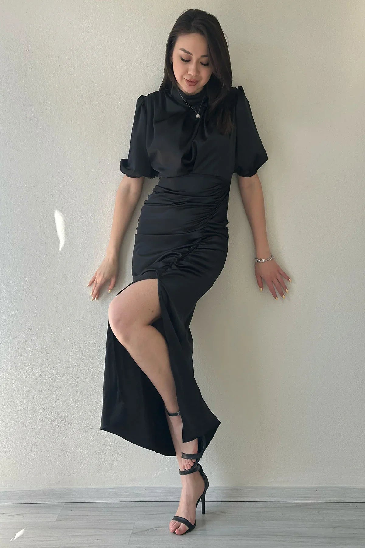 Women's Satin Balloon Sleeve Draped Yırtmaç Detail Evening Gown-Black