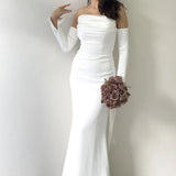 فستان سهرة أبيض بدون حمالات من الساتان بتصميم ذيل السمكة