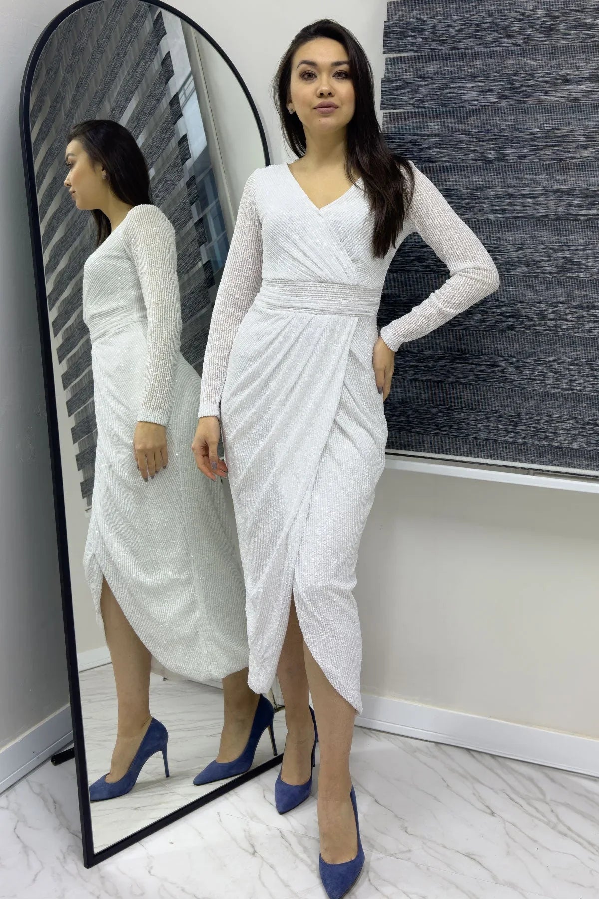Women's White Wrap Neck Sequin Tasarım Long Sleevelu Evening Gown