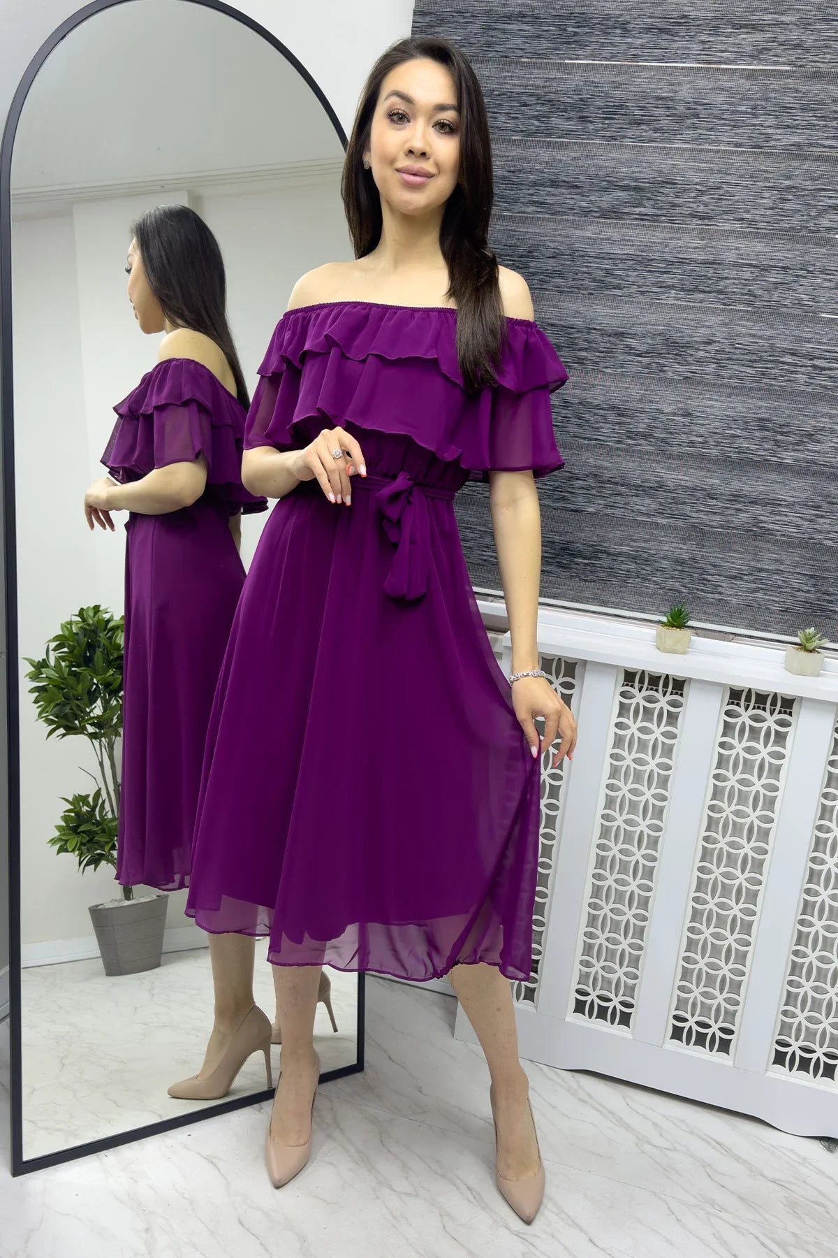 Women's Plum Madonna Carmen Ruffle Neck Plus Size Chiffon Dress