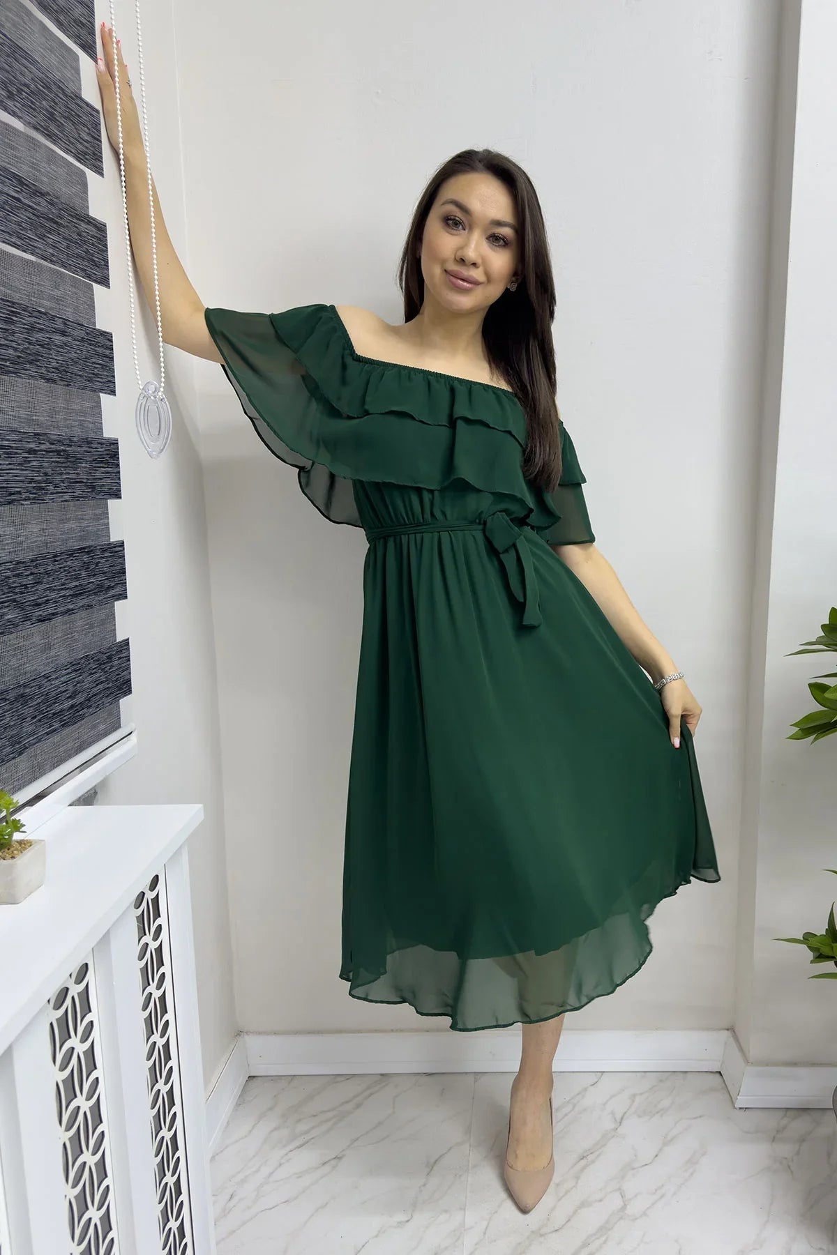 Women's Emerald Green Madonna Carmen Ruffle Neck Plus Size Chiffon Dress