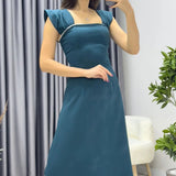 فستان ميدي أخضر زمردي