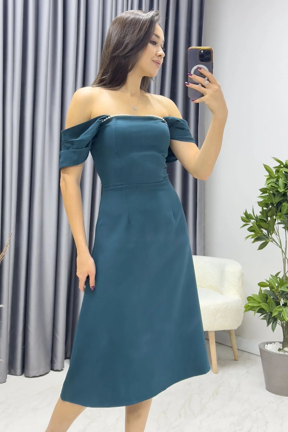 Women's Emerald Green Flared İnci Detail Dress