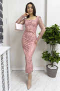 Glitzerndes, puderrosafarbenes Abendkleid in Midi-Länge mit eckigem Ausschnitt