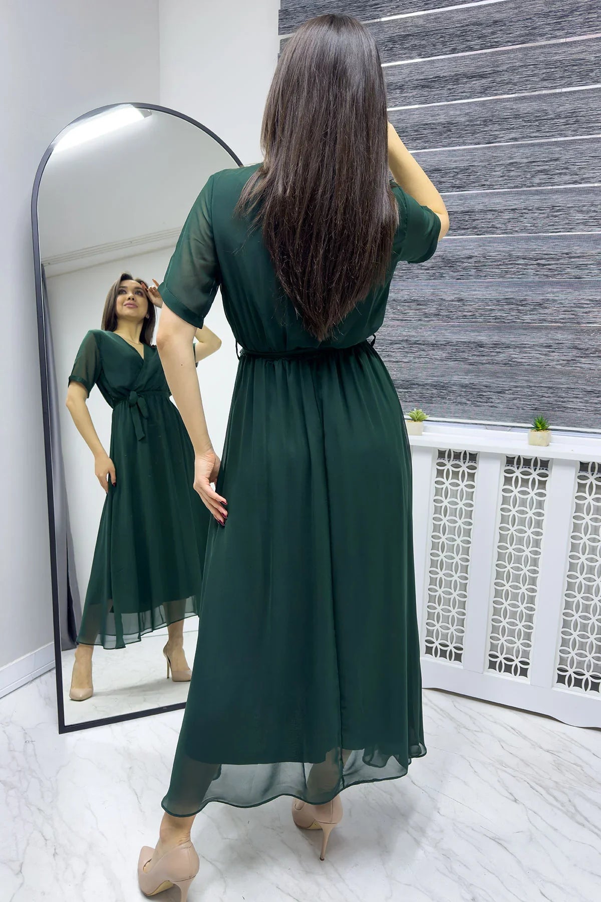 Women's Emerald Green Short Sleeve Wrap Neck Chiffon Plus Size Dress