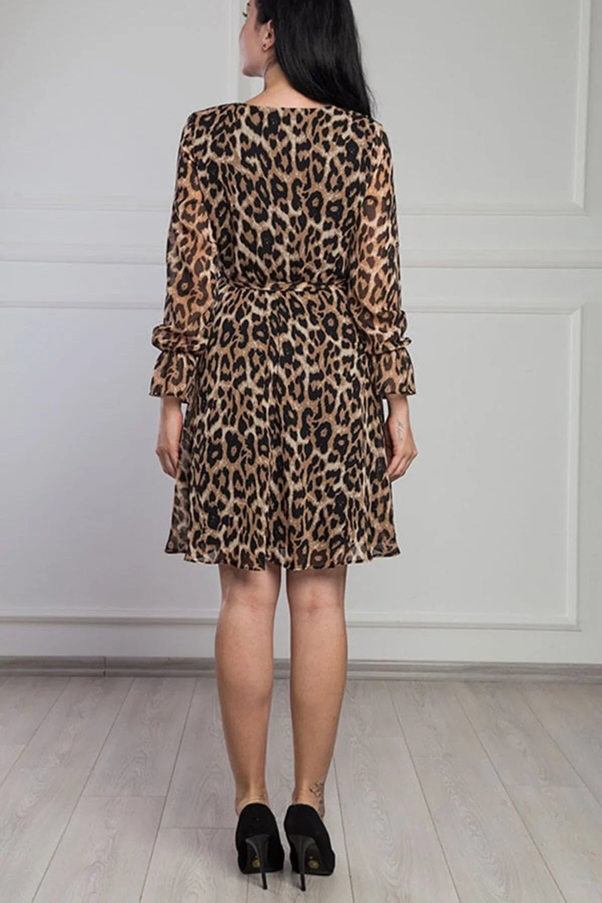 Women's Leoapar Wrap Neck Chiffon Plus Size Short Dress