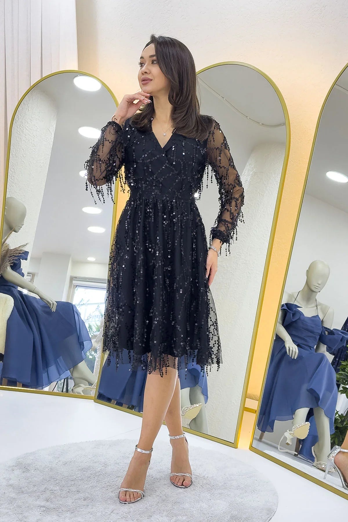 Women's Pulpayet V-Neck Tulle Plus Size Evening Gown-Black