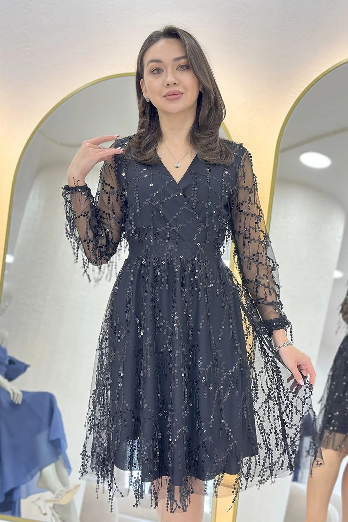 Women's Pulpayet V-Neck Tulle Plus Size Evening Gown-Black