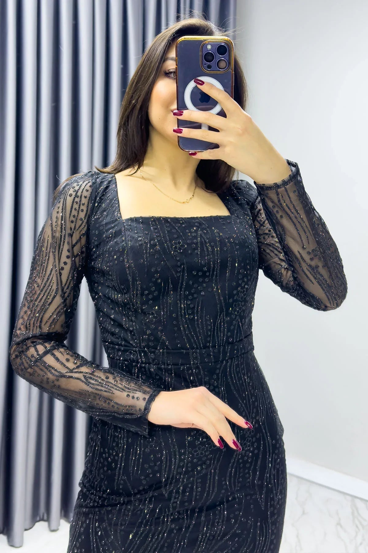 Women's Black Square Neck Gold Glitter Long Sleeve Midi Evening Gown