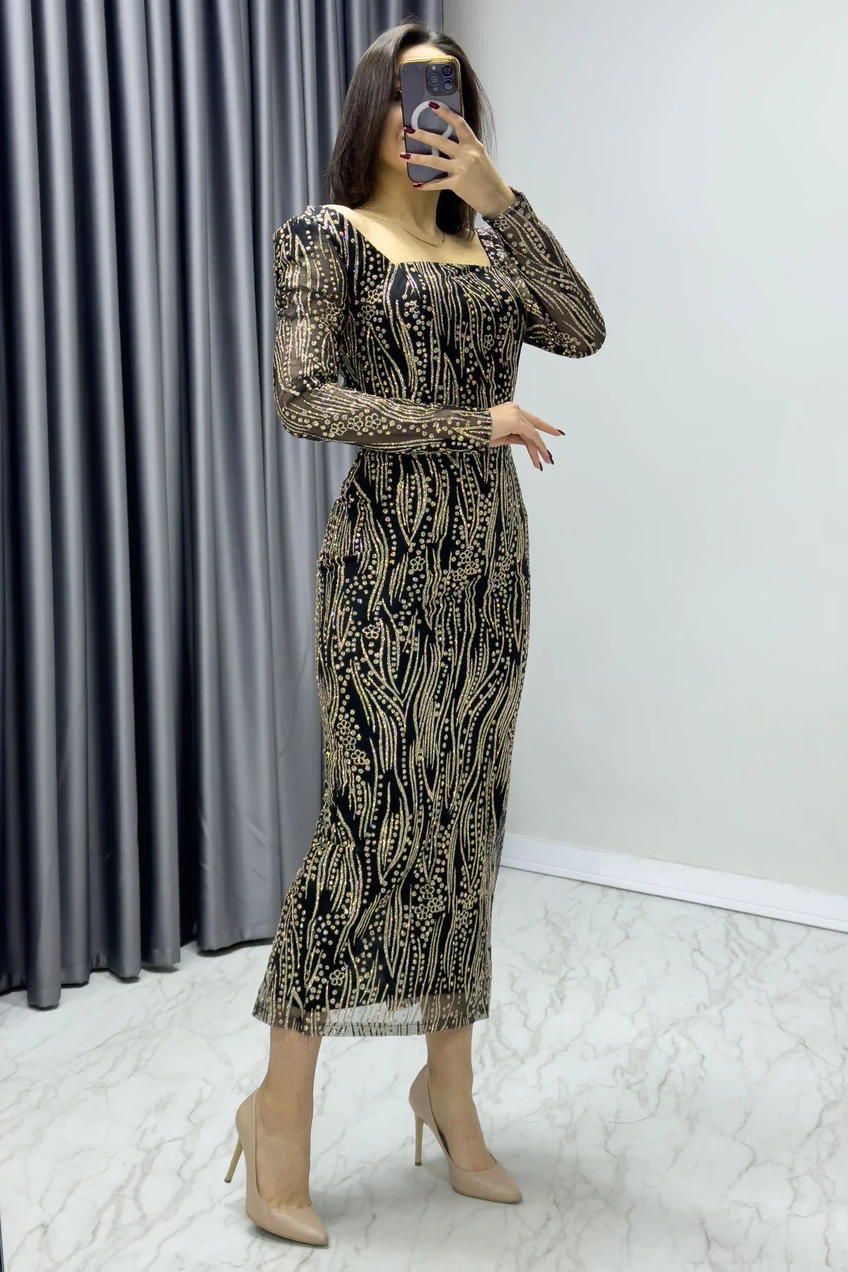Women's Black Square Neck Gold Glitter Long Sleeve Midi Evening Gown