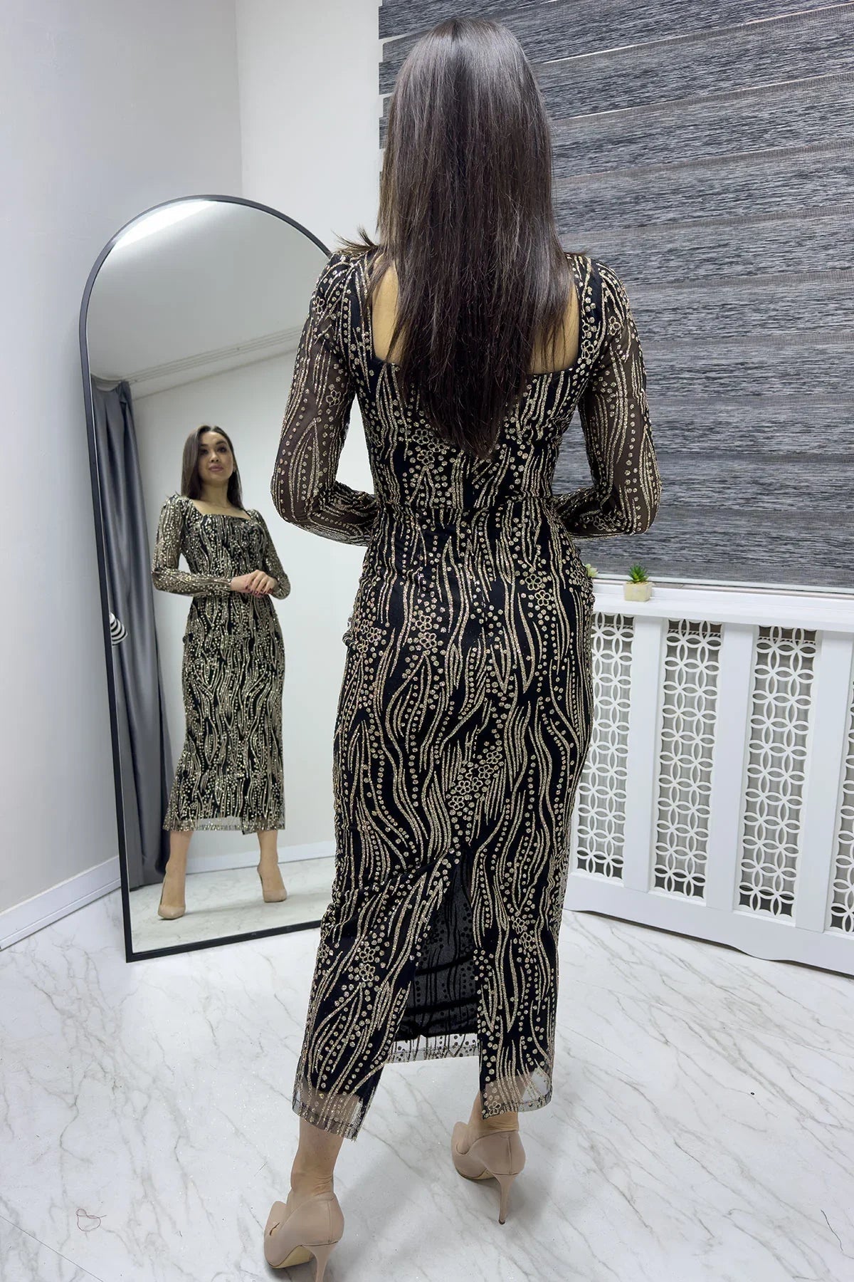 Women's Black Square Neck Gold Glitter Long Sleeve Midi Evening Gown