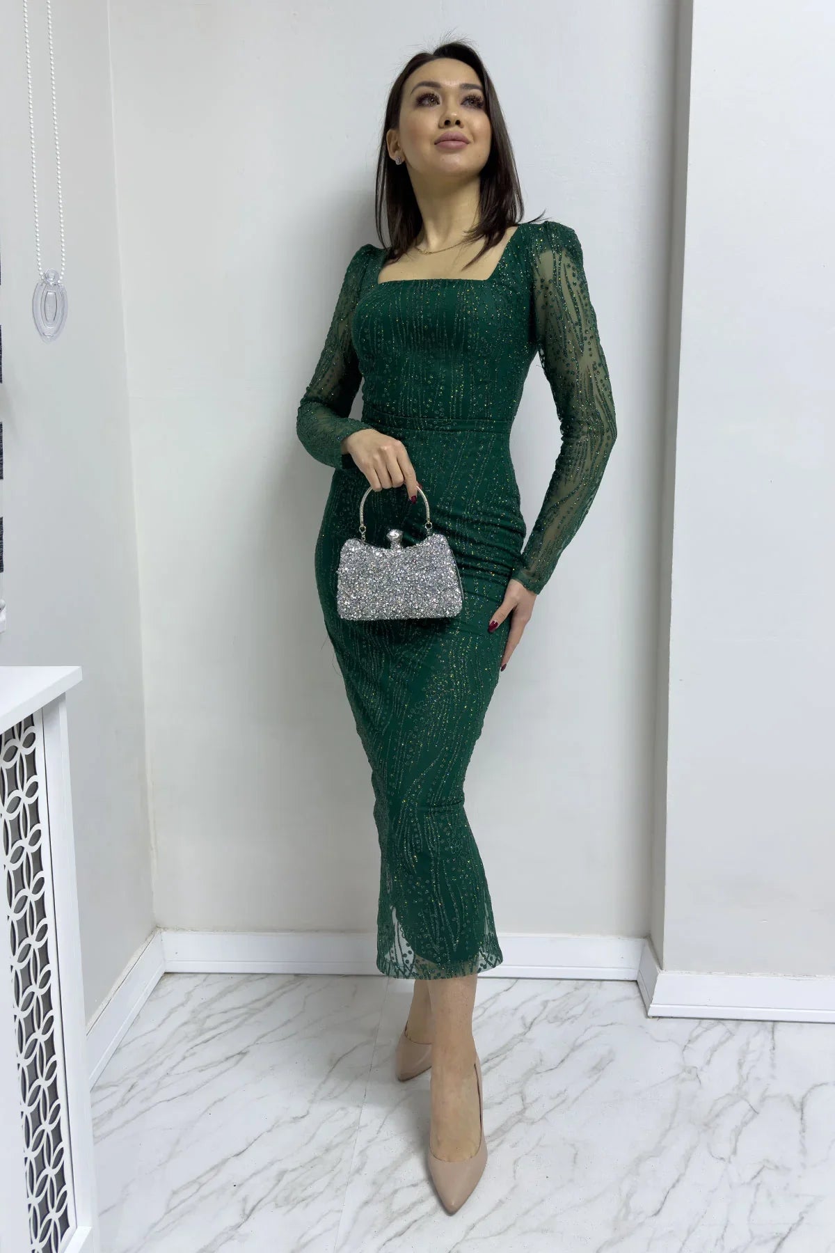 Women's Emerald Green Square Neck Gold Glitter Long Sleeve Midi Evening Gown