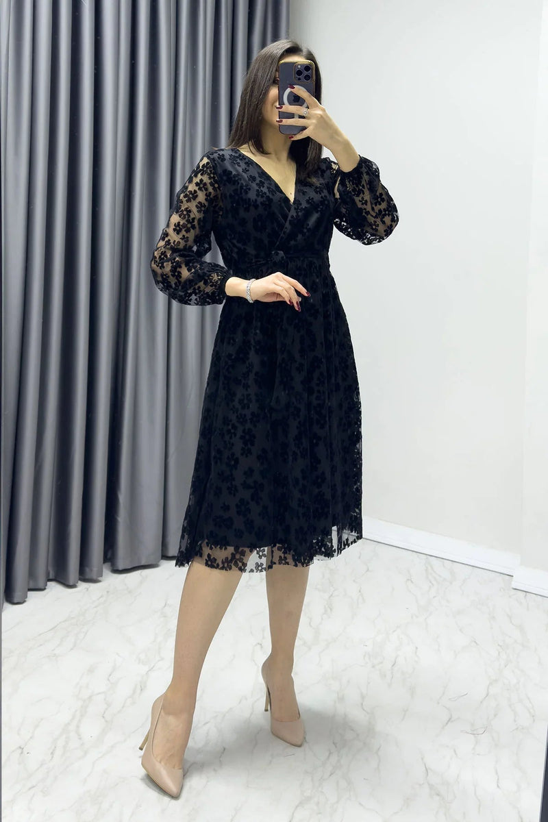 Women's Black Daisy Detail Flocked Print Plus Size Dress