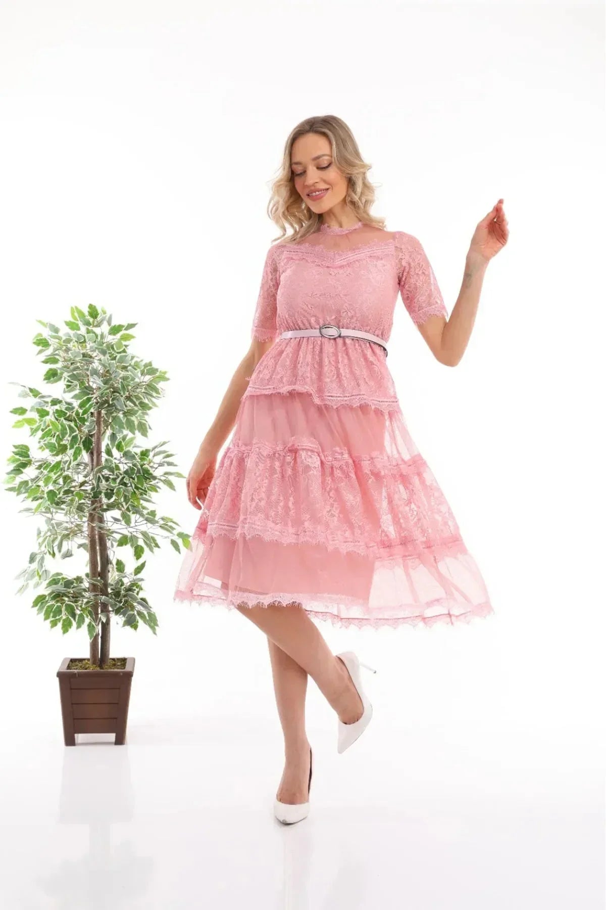 Women's Pink Short Sleeve Guipure Evening Gown