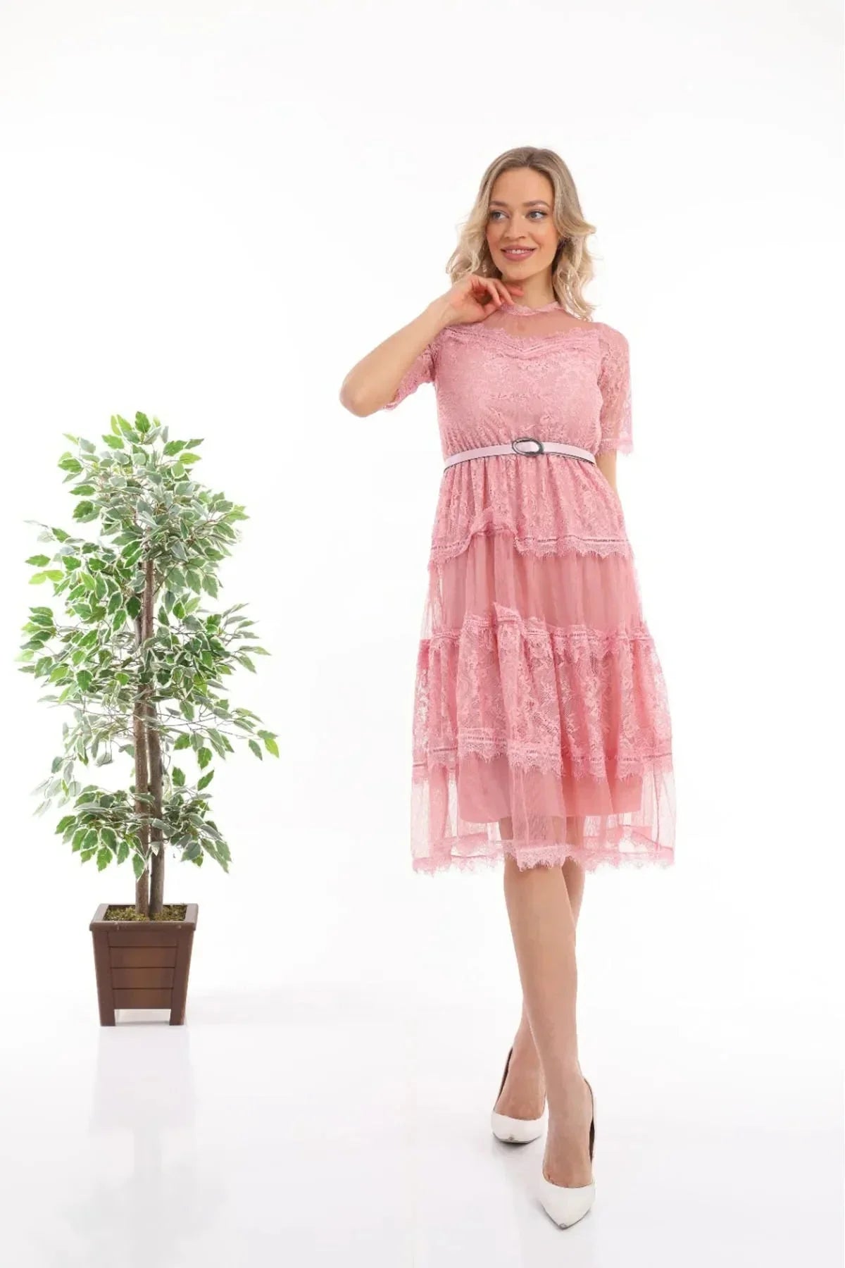 Women's Pink Short Sleeve Guipure Evening Gown