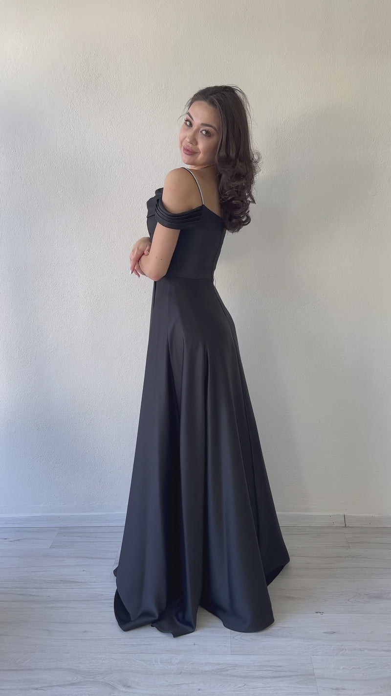 Women's Black Taş Strap Off-Shoulder Satin Slit Evening Gown