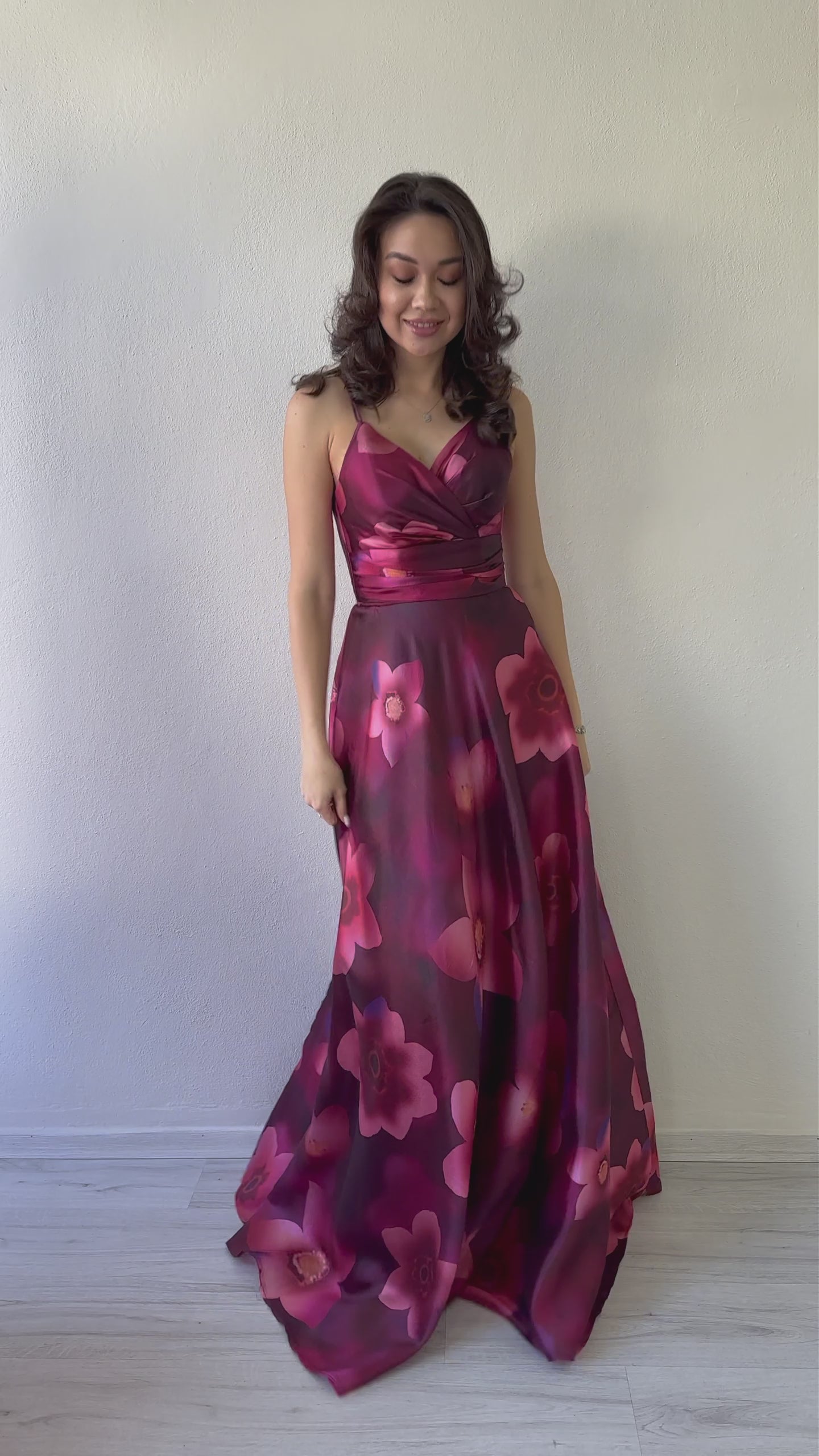 Women's Burgundy Floral Strap Sırt Dekolteli Long Evening Gown