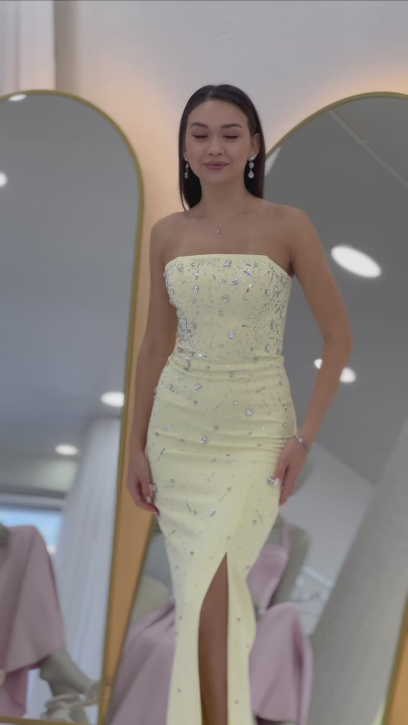 Women's Yellow Strapless Taş işlemeli Slit Evening Gown