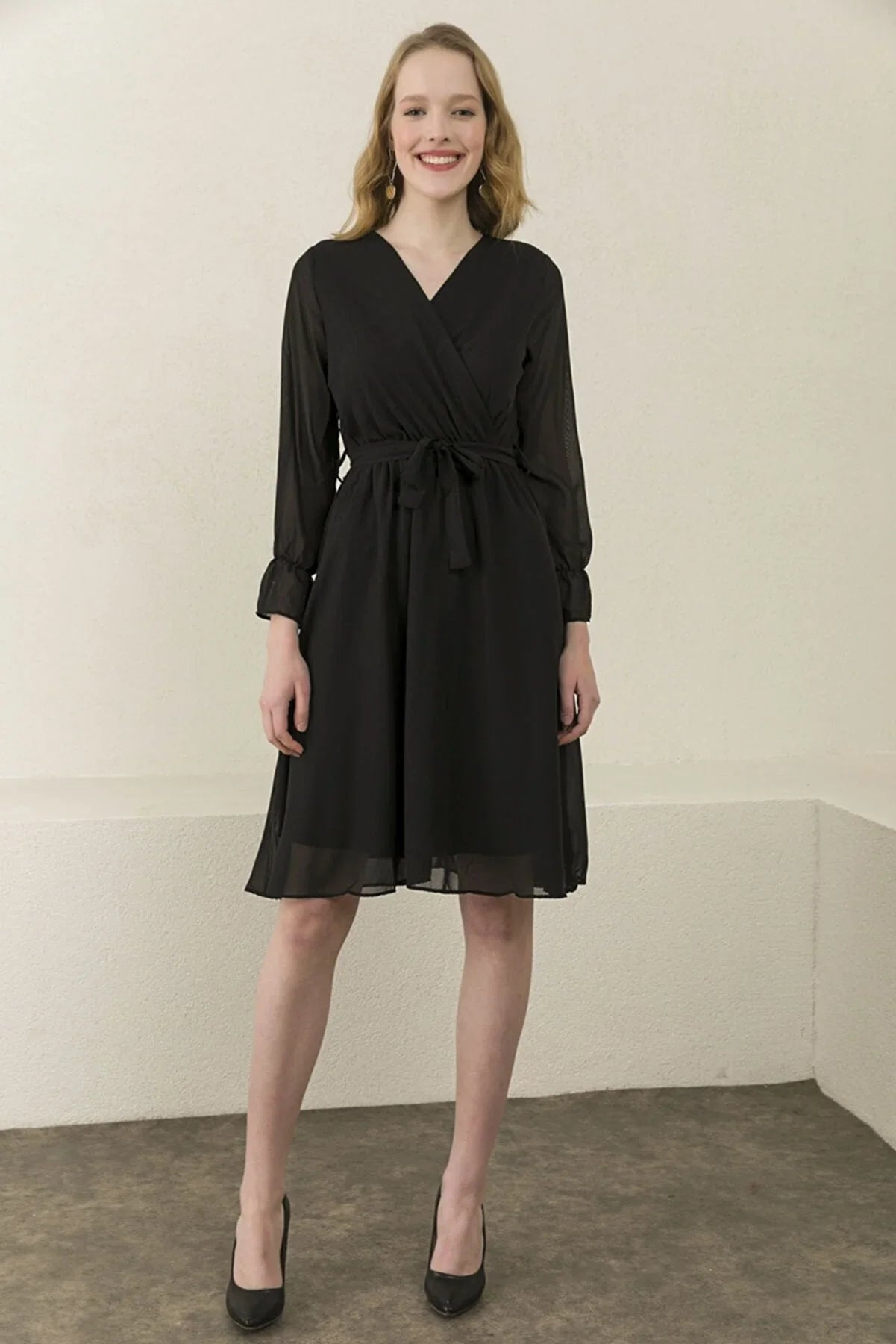 Women's Black Wrap Neck Chiffon Plus Size Short Dress