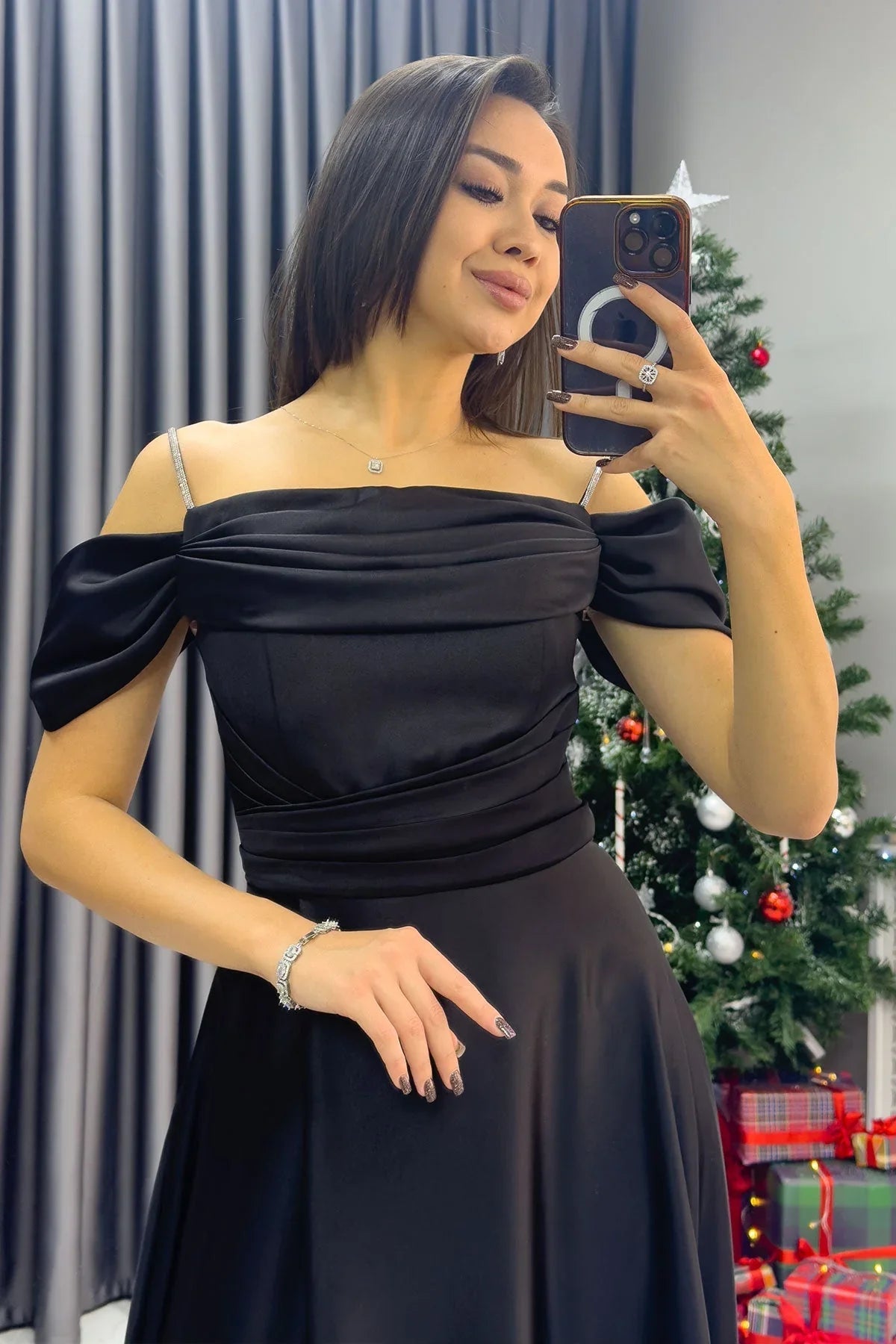 Women's Black Taş Strap Off-Shoulder Satin Slit Evening Gown - the ZKS